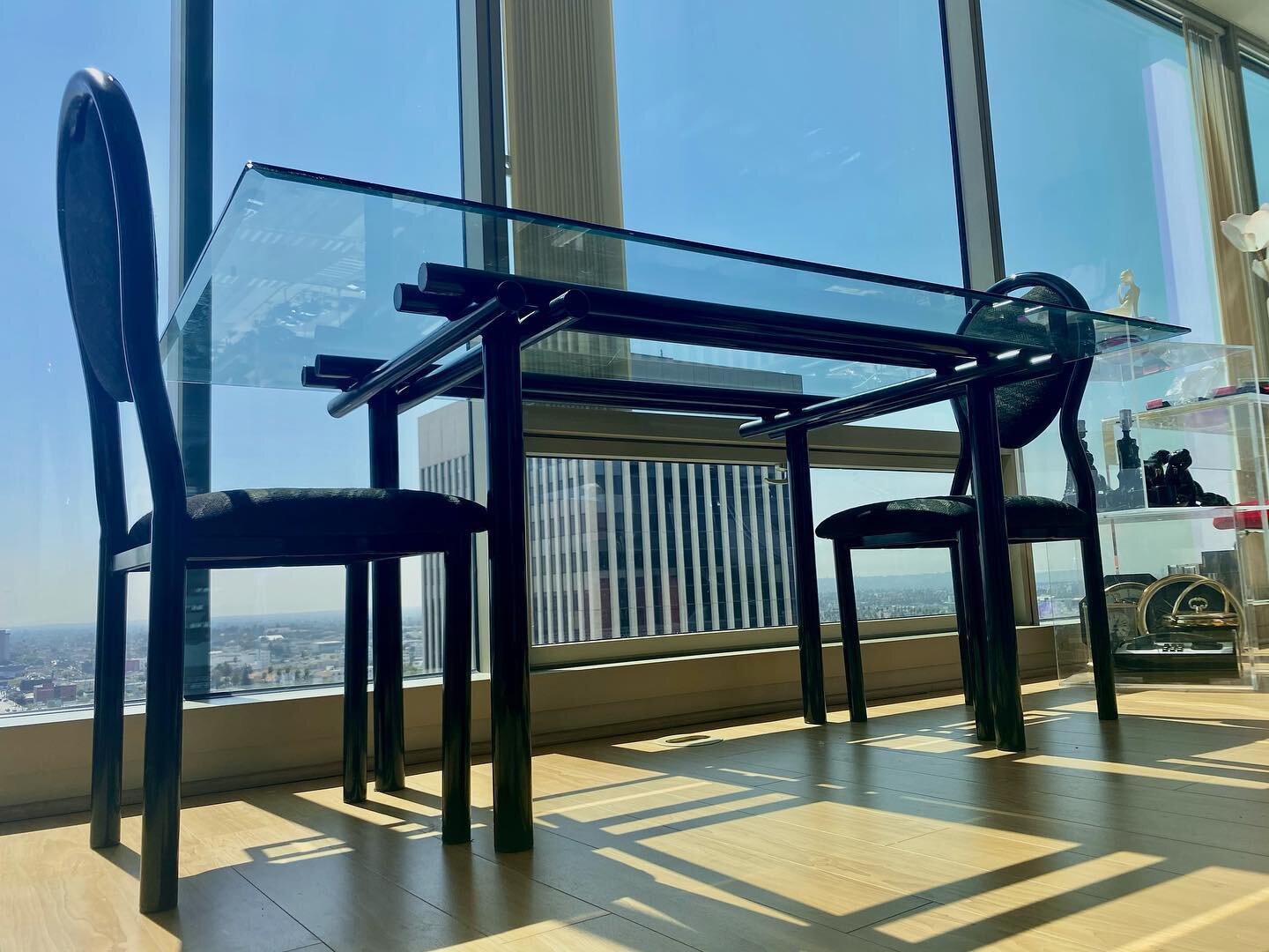 ((Pending))Officially obsessed with glass this week! Check out this awesome, abstract, post modern dining table! Full size dining table with 4 chairs. Whole set: $550

Measurements:
Glass top: 60&rdquo;x40&rdquo;
Table height: 30.5&rdquo;

Available 