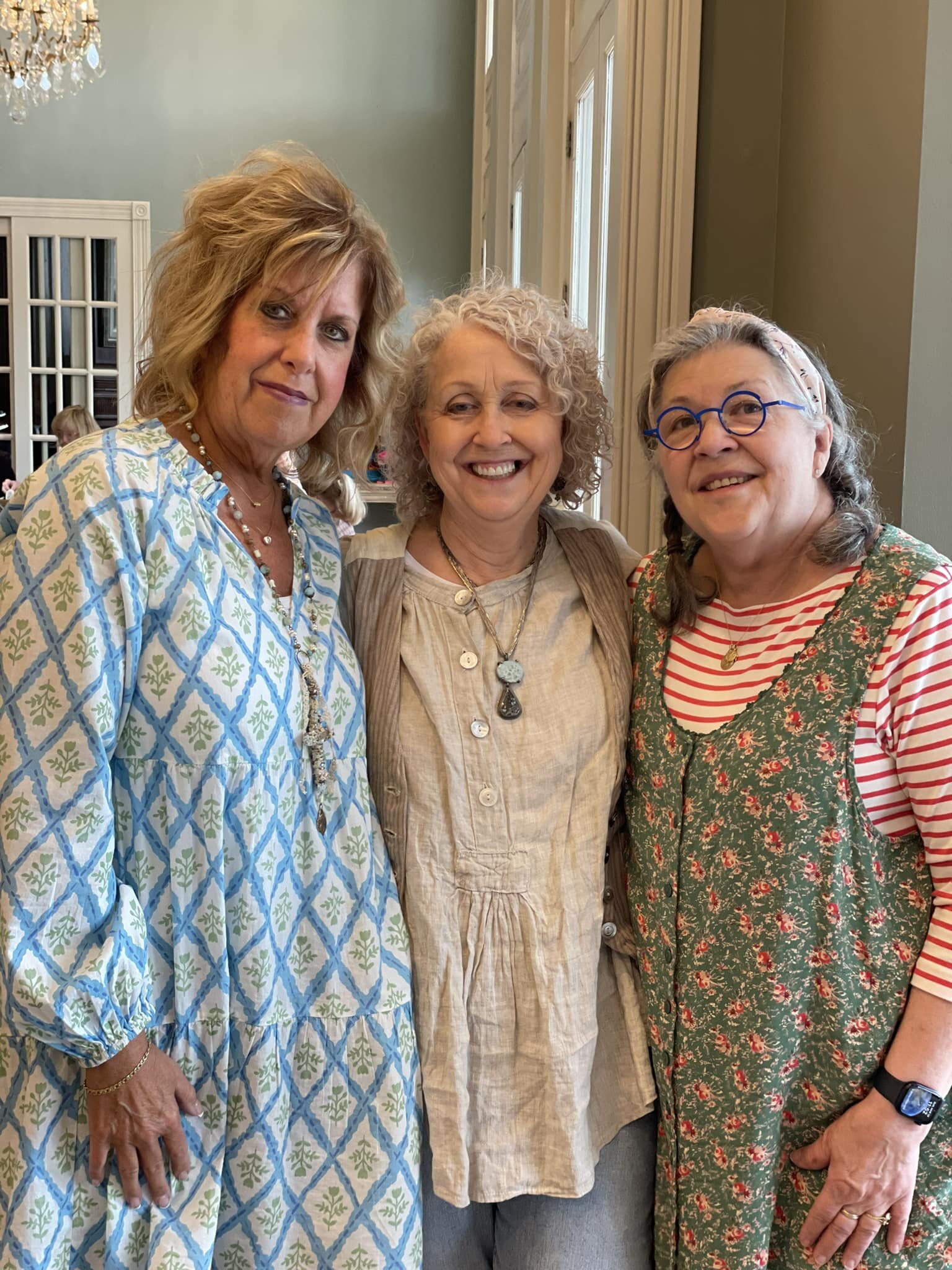 The first week of Terri Brush &lsquo;s Nashville Art Camp, was really fun teaching alongside Terri, Nina Bagley &amp; Brenda Bliss Delaney. 
The ladies in my Scalloped Filigree Earrings class had lots of fun, and were challenged by the project.  Sadl