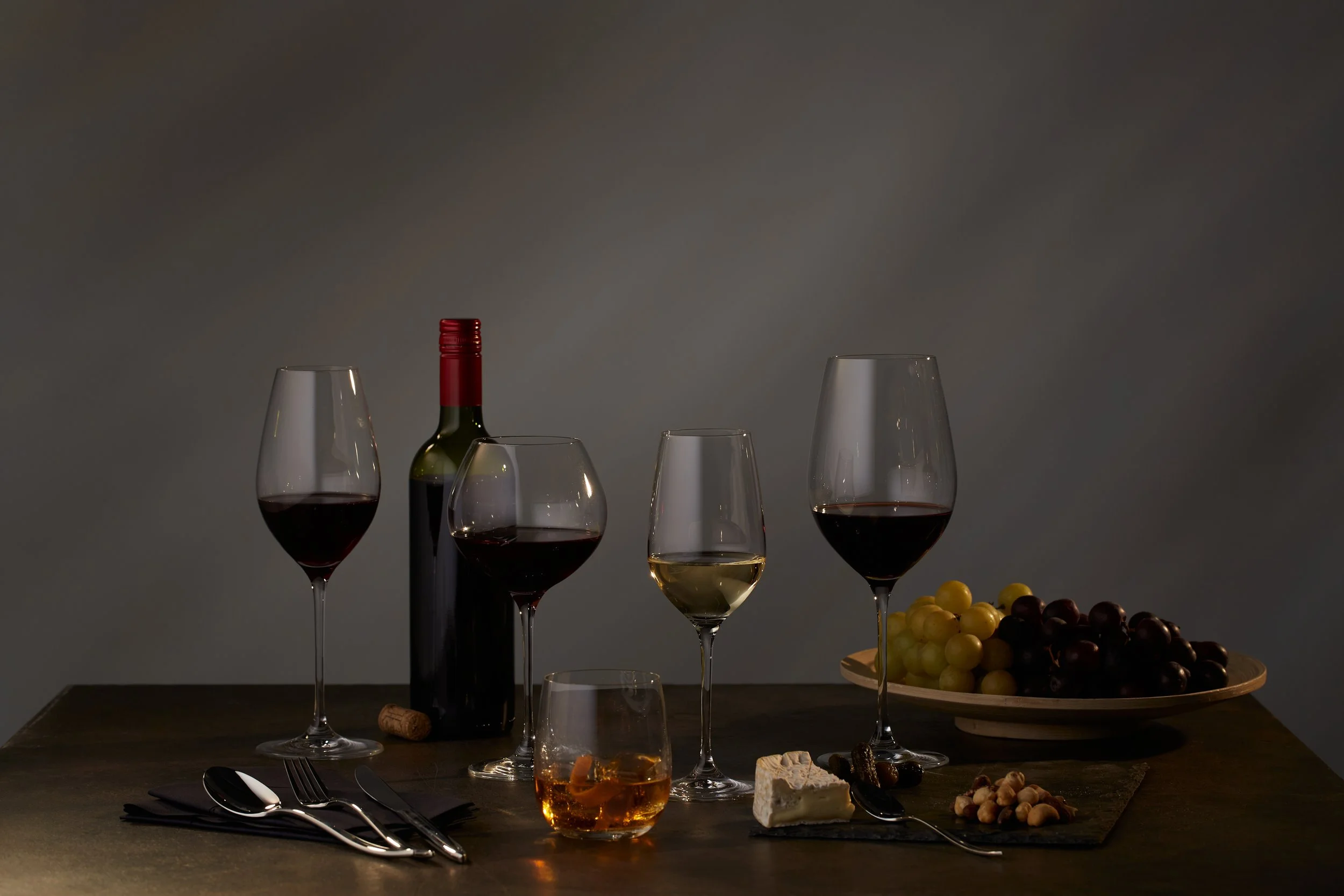 How to Pair Red and White Wine with Food