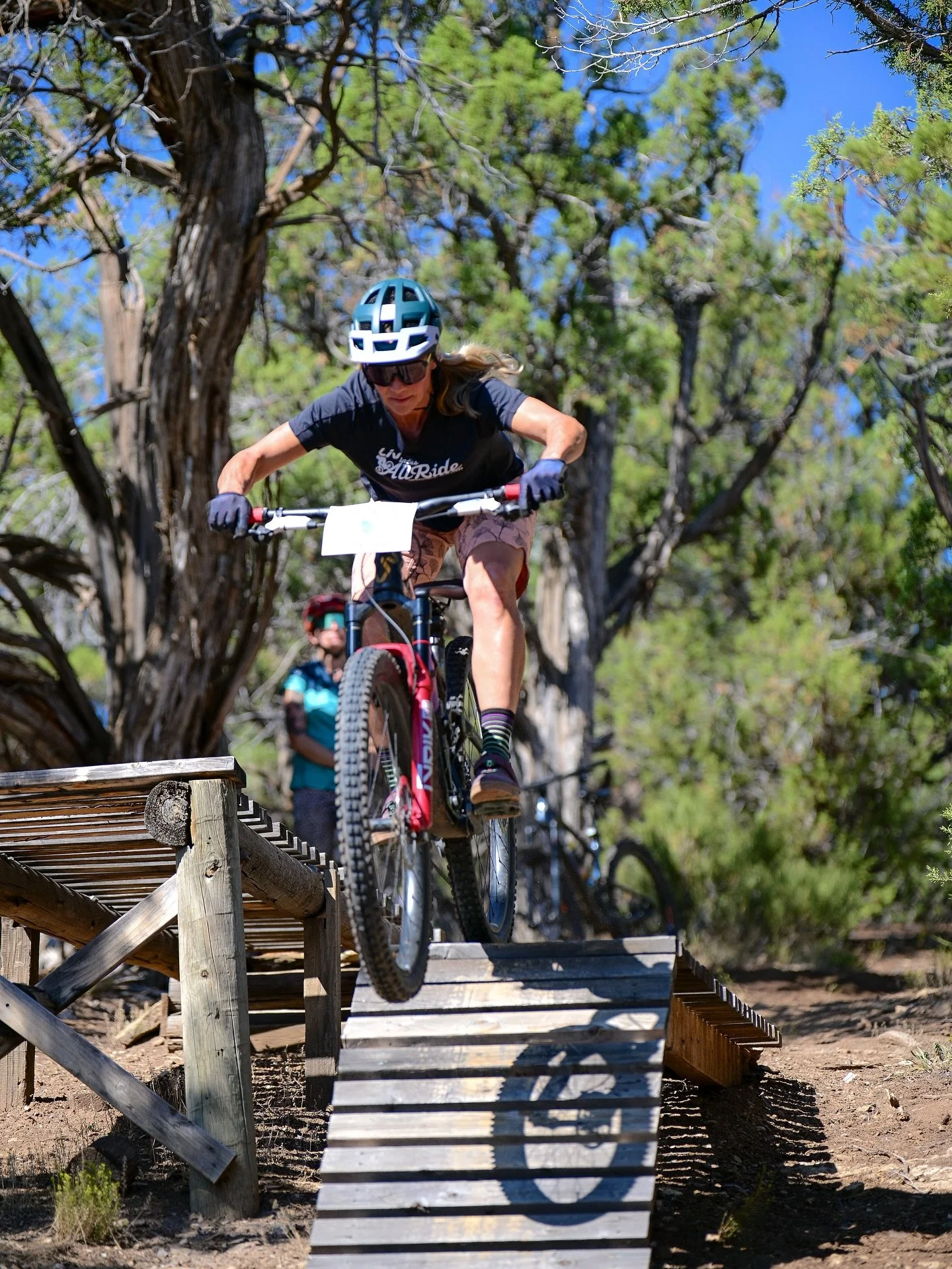 🌗 #MotivationMonday x Autumn Equinox 🌗

Today the earth tips into balance - nearly equal day and night across the globe. A reminder that on the trail, we&rsquo;re equal too: different bikes, bodies, and backgrounds&hellip; same joy, same ride, same