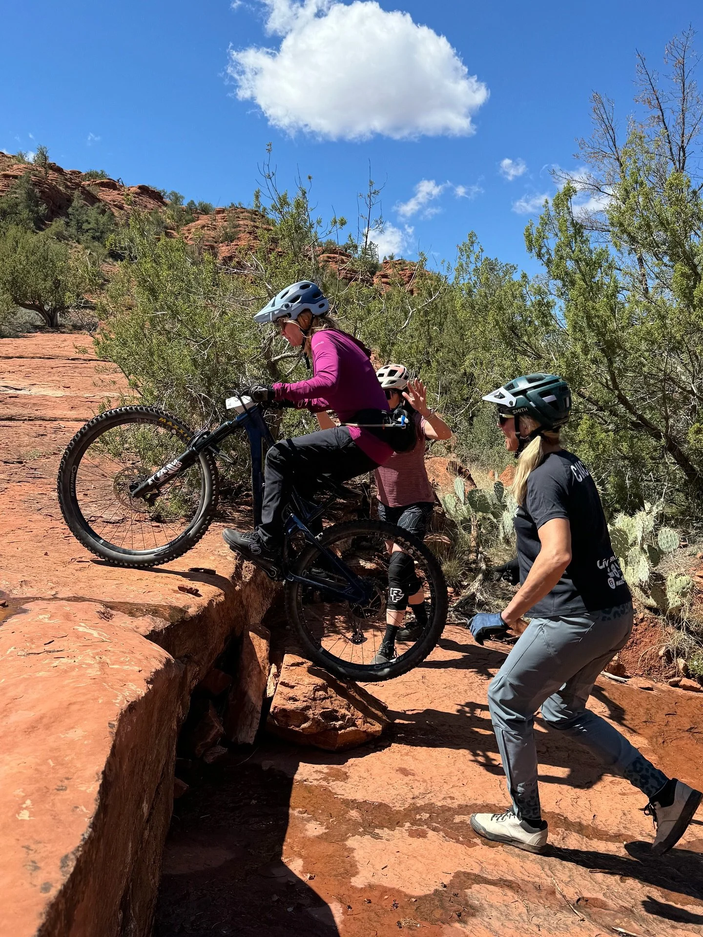 You deserve the best protection. ✨

It&rsquo;s a #SponsorSaturday appreciation post because this lid truly deserves her own spotlight. 🤩
 The SMITH x Wild Rye collab helmet = where safety meets style.

Huge thanks to @smithoptics + @wild_rye for kee