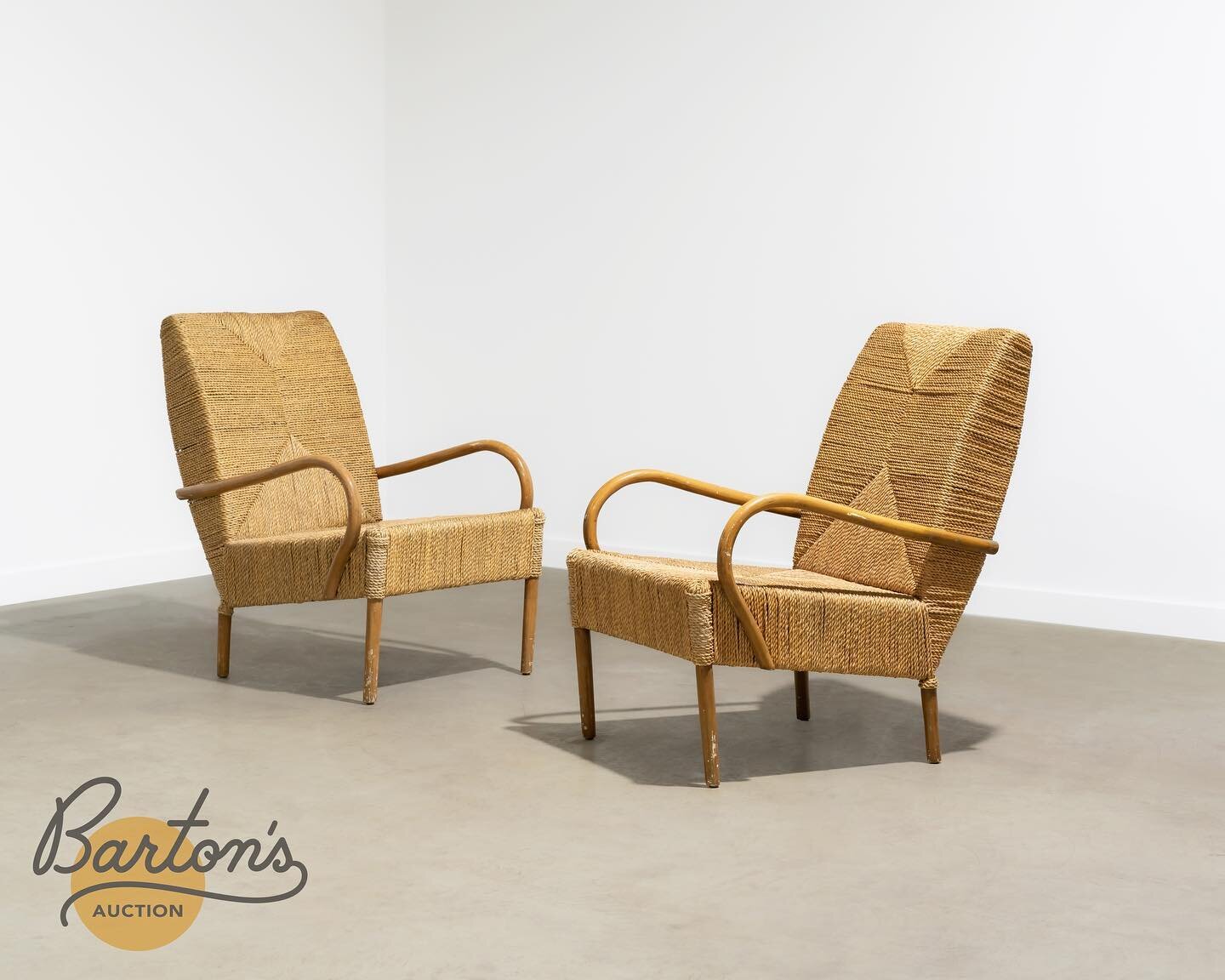 🇮🇹 We enjoy these Italian lounge chairs quite a bit. Bid now on @liveauctioneers via the link in our bio.