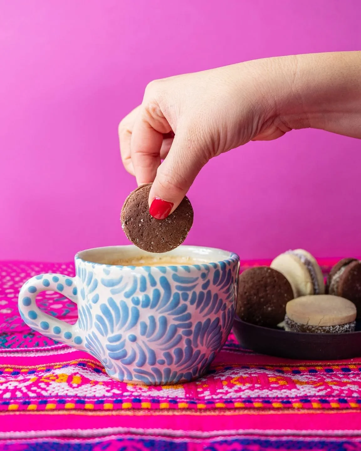 🚨 Calling all Latin-owned food brands in Canada!⁠
⁠
Ready to elevate your brand with bold visuals and authentic storytelling?⁠
As part of our launch, Sabor Creativo is selecting 3 Latinx food businesses to receive:⁠
⁠
🥇 A personalized 1:1 brand str