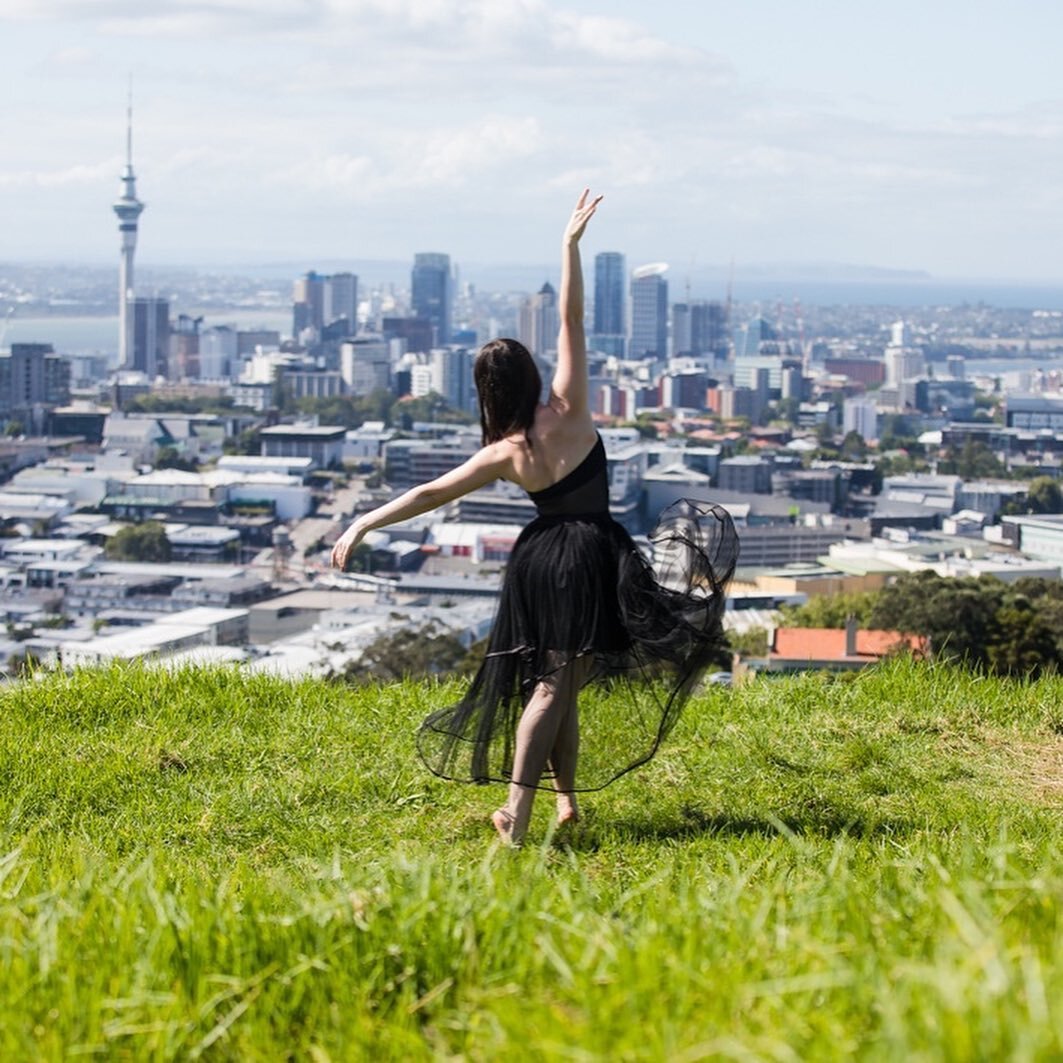 ☀️ Good morning Auckland!!

We are back in the Ellerslie Studio today with NEW on the horizon!

Starting off the week with these classes today: 

3:30pm Pilates Reformer
4:30pm Stretch &amp; Release
5:30pm Pilates Mat

We hope you had a lovely and a 