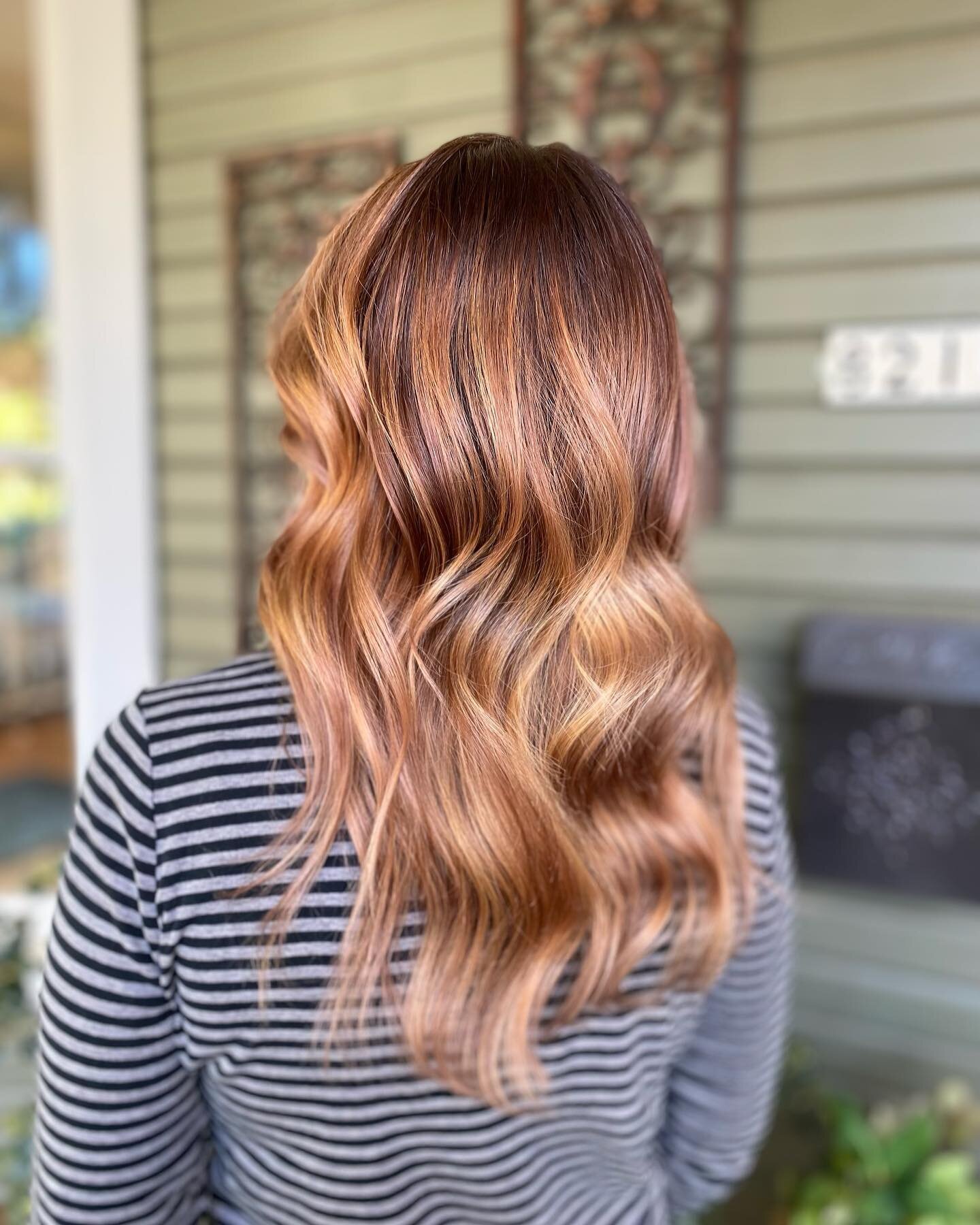 Pretty balyage for our stylist @heatherweddlehair by our stylist @hallienapolitanohair  girls fun hair day! 💛💛 #blondebysummer