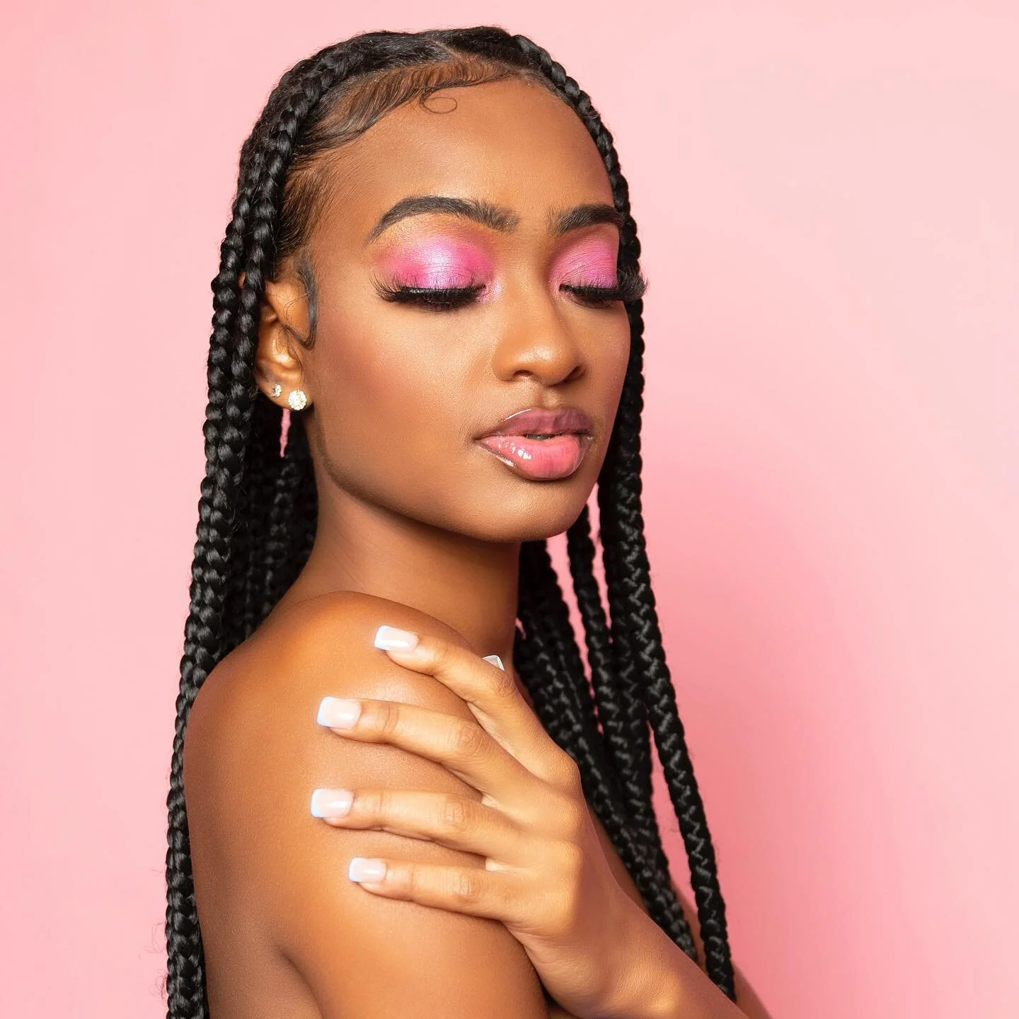 This bright pink lip is flirty &amp; perfect for date night 💕Head over to the link in my bio for your next favorite lip combination💋
.
FREE SHIPPING ON ALL ORDERS NO MINIMUM 🌸
.
#springmakeuptrends #makeupforblackgirls #blackownedcosmetics #blacko