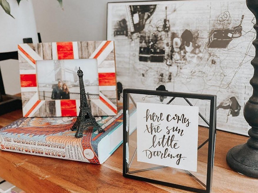 Bringing you a little ☀️ on this rainy day with a couple of photos of my Beatles prints in the wild. Isn&rsquo;t this the sweetest nursery you ever did see!? @mrsktpierce will you come design all of our spaces? ⁣
⁣
Working on a Beatles Bundle and hop