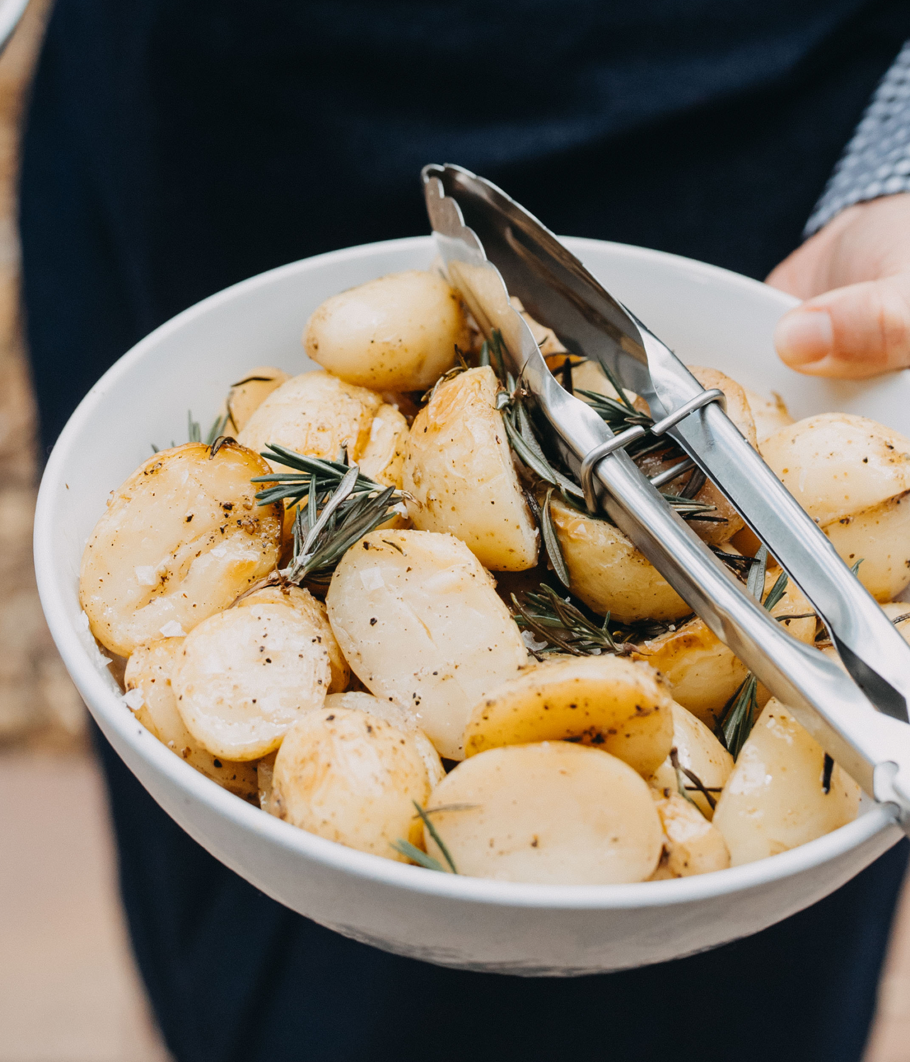 Salty roasted spuds w rosemary