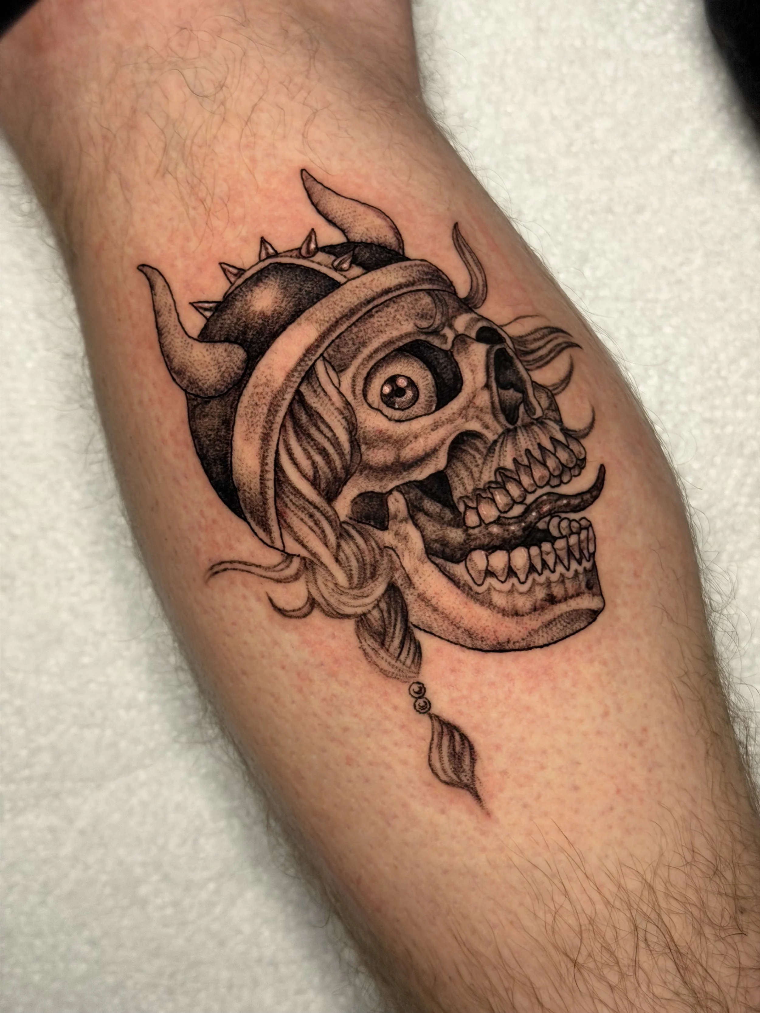 Fineline Black and Grey, Viking Skull- picked from Leti's flash book