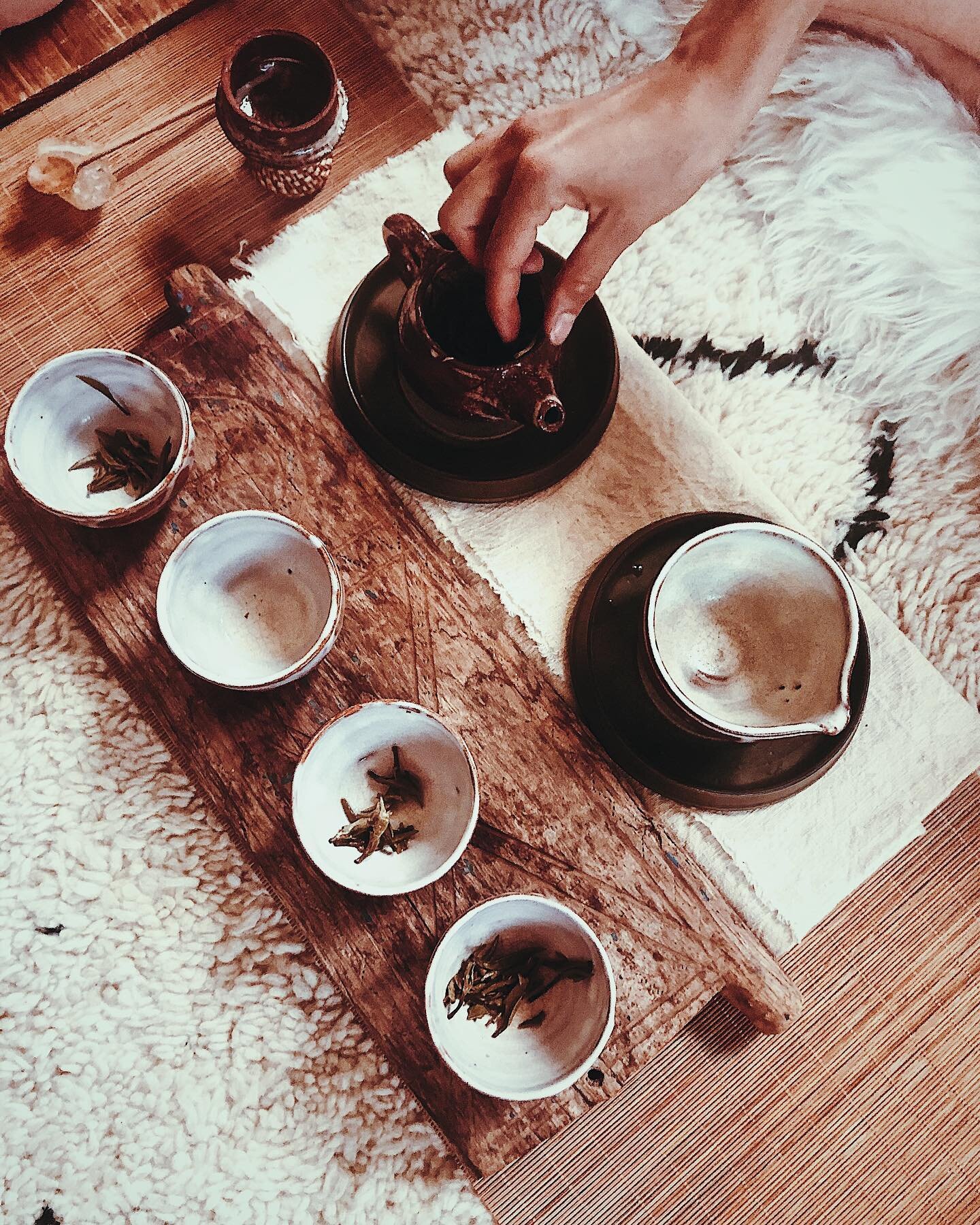 Happy full moon blessings. In times carried by the elemental wisdom of Fire, we love to explore the elements of Water and Wood. For beautiful gracious delicate Water tea, we recommend our Kai Yin Zhen or Elysian Bai Cha. For refreshing and vibrant Wo