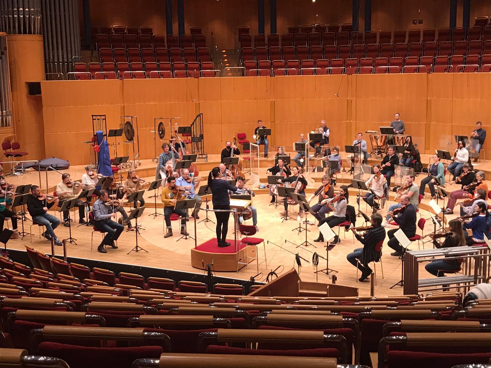 Holly Hyun Choe working with the Gürzenich Orchester in Cologne on the invitation of Karina Canellakis.