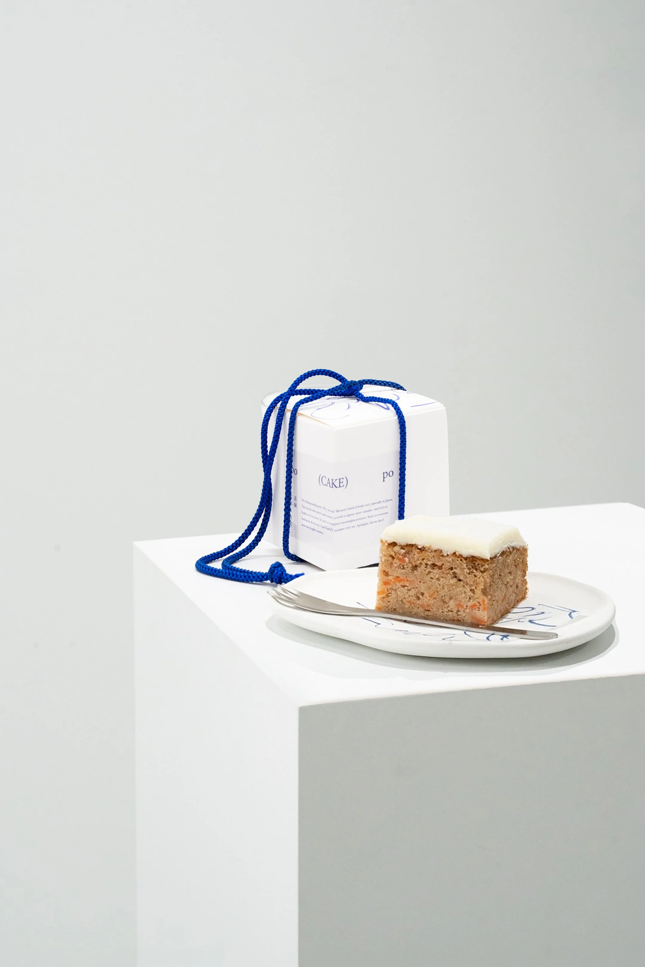 ケーキ+箱.jpg