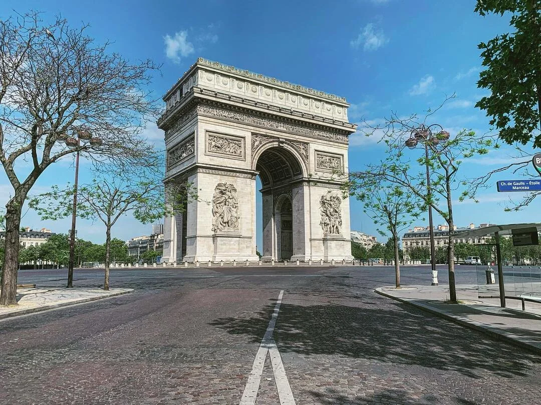 38 Days Later 
12 major avenues radiate outwards from the world famous Arc. An endless stream of Parisian motorists curse and honk their horns at both each other and the thousands of gawking tourists that flock to this major landmark every day. But n