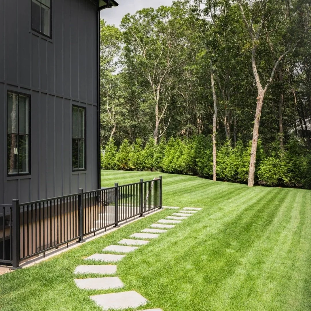 House Tour SB, Architecture