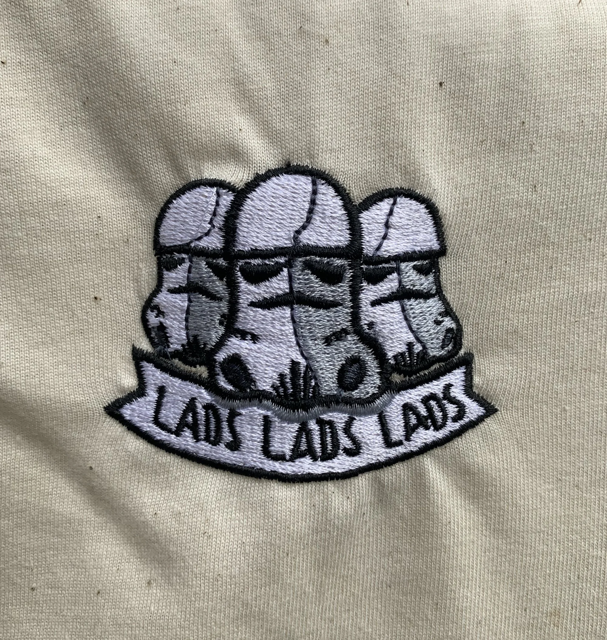 lads-stormtrooper-star-wars-tshirt-gifts-for-men-80s-retro-vintage-nostalgia-pop-culture-shirt-tee-embroidered-badge-close-up.jpg