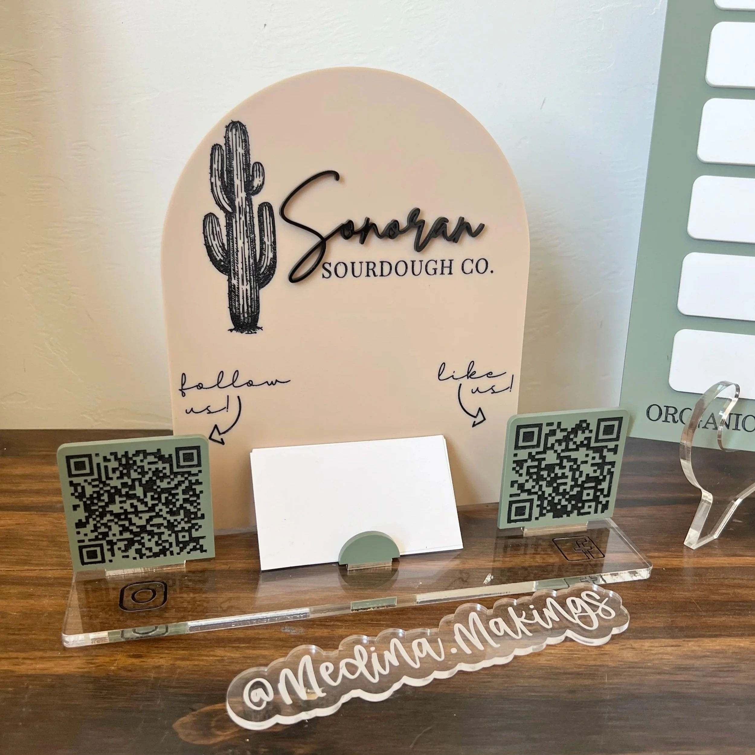 ALL-IN-ONE QR Stand + Business Cards