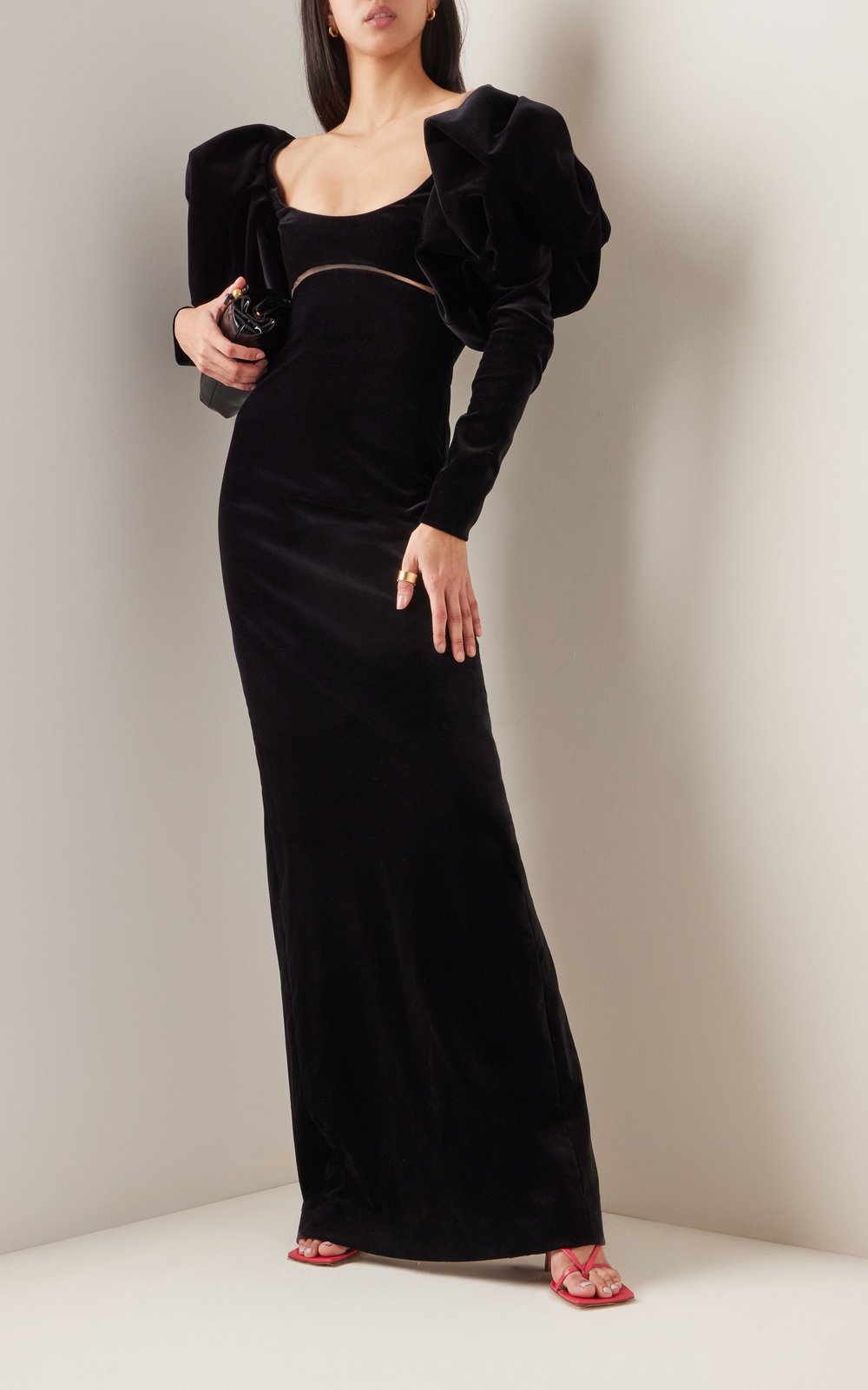 large_oscar-de-la-renta-black-puffed-velvet-gown (1).jpg