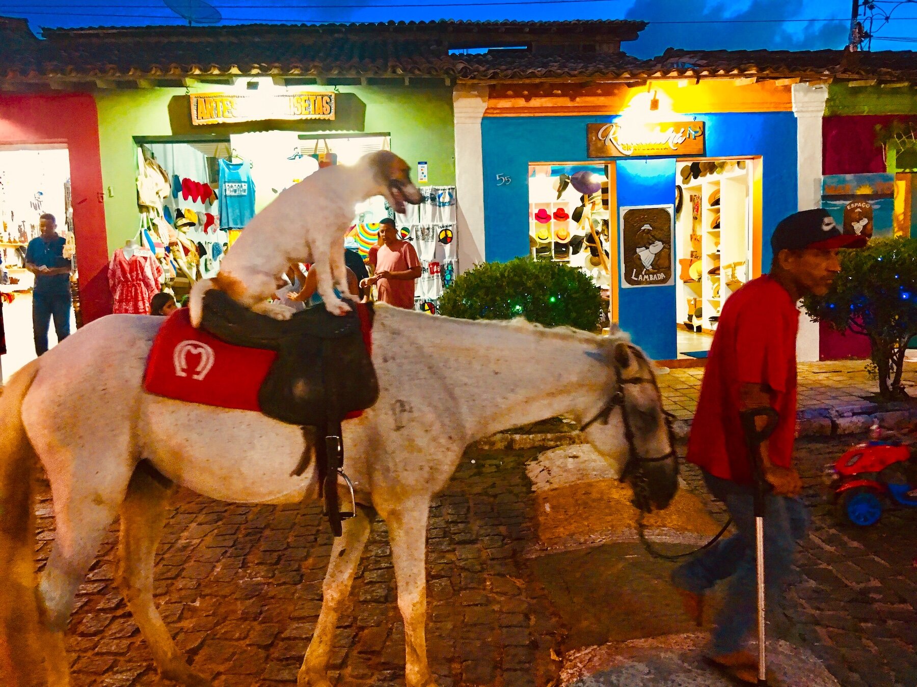 The hat shop that was once a Lambada School in Arraial d’Ajuda.