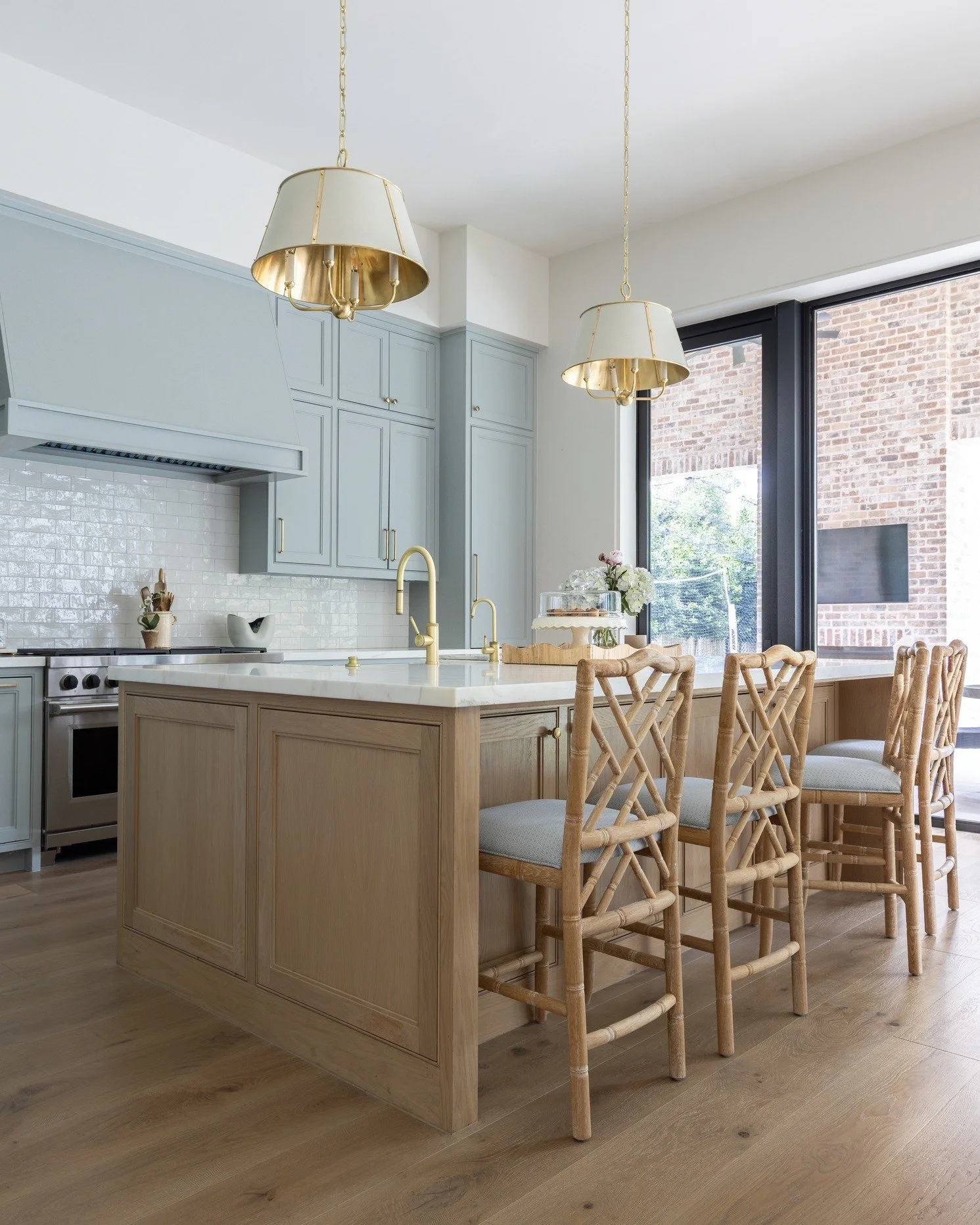 Fall in love with a touch of color. 

#CustomLuxuryHomes 
#HoustonHomeBuilder 
#InteriorDesign 
#ConcordBuildersHTX