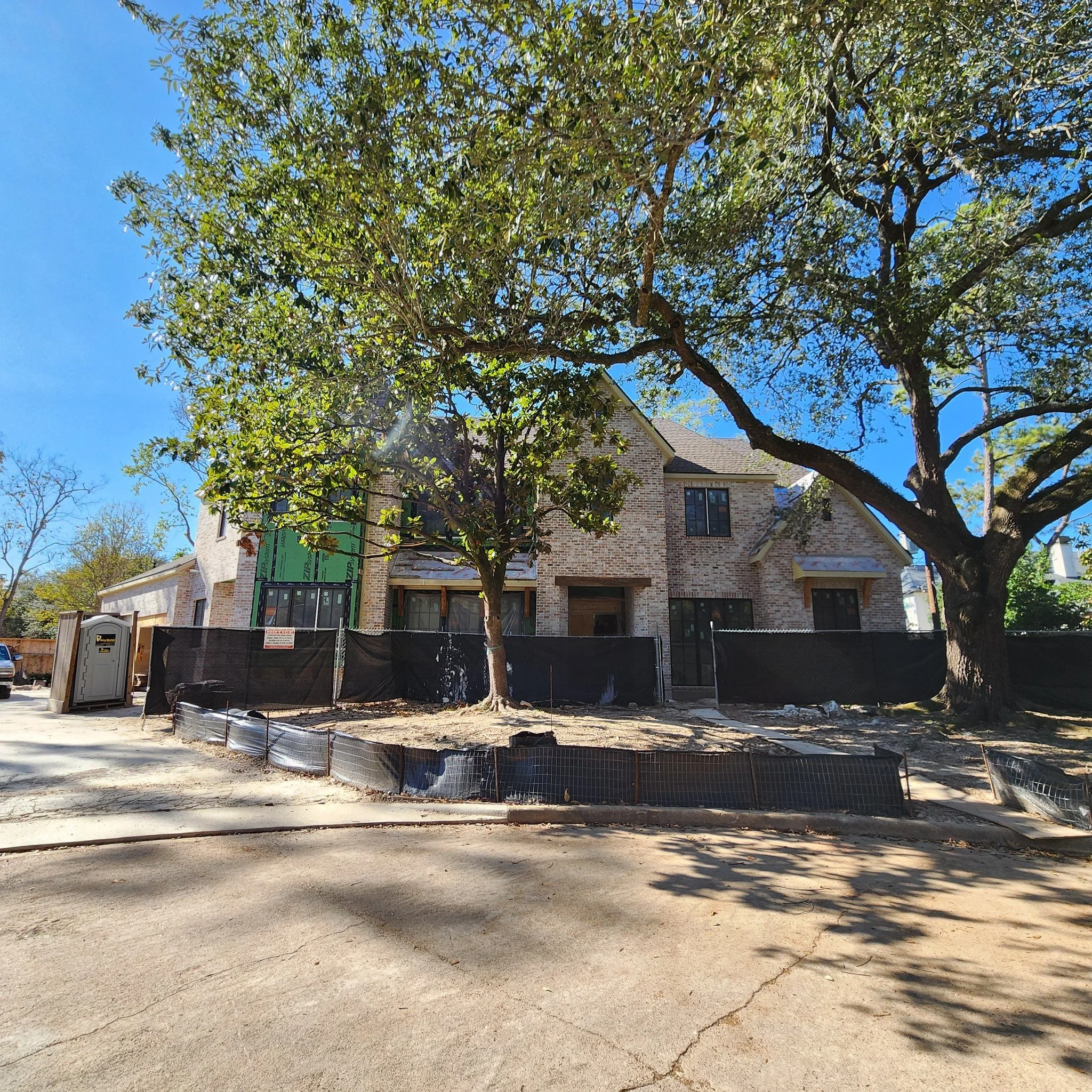 ✨Drywall is up at our Trails Court project! 🏠

Each part of this house is starting to take shape and bringing us closer to turning this into one-of-a-kind luxury home in Hunters Creek Village. 

Can't wait to share the next stage! 😁
.
.
.
#customho