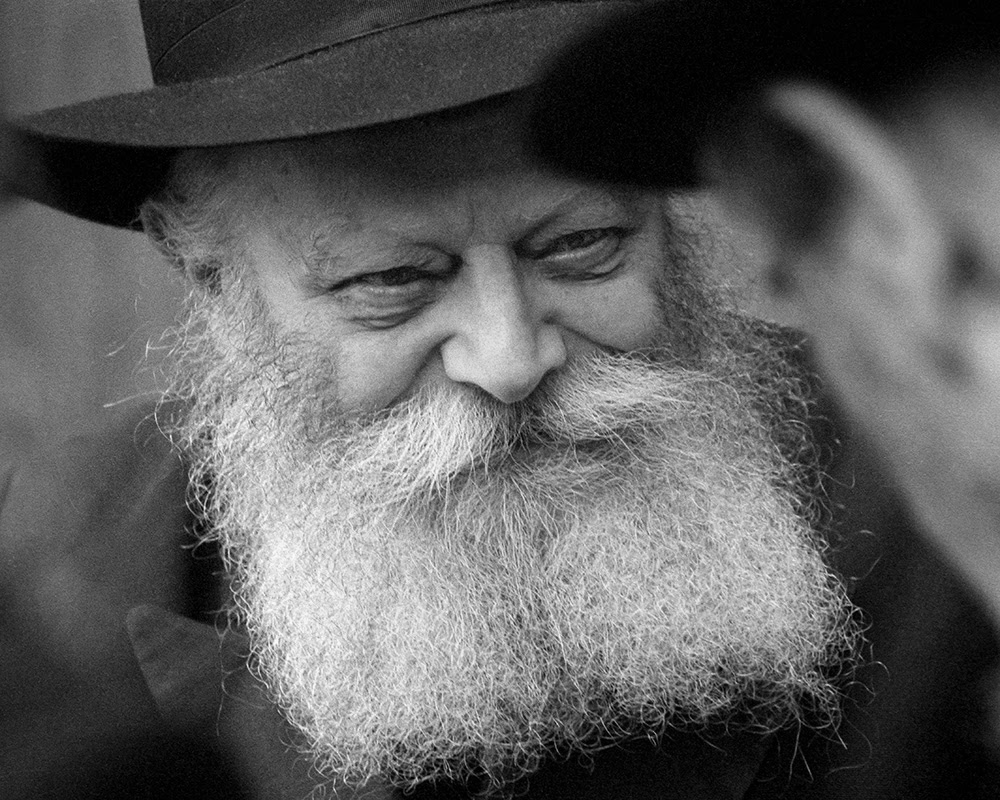 Photo-Rebbe-bw.png