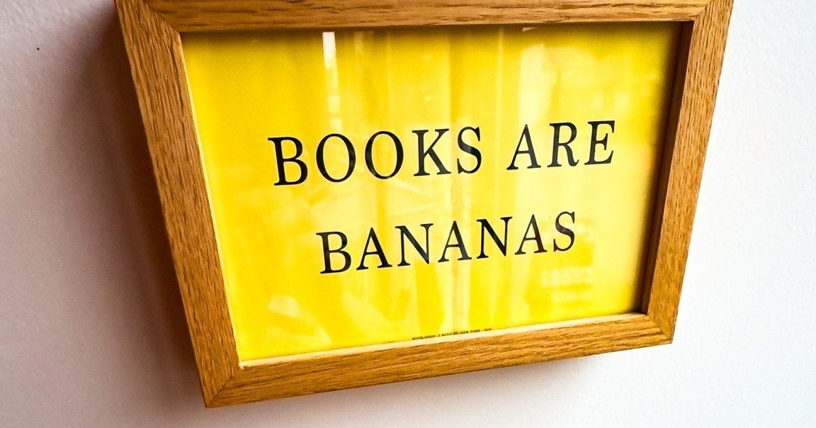 Who doesn't relate to a restaurant having an epiphany about just how bananas books are? Shout out to @centspizza in Cleveland, where we were a week ago, a world away. (No bananas were harmed in the making of this post.) 

#twocents #booksense #banana