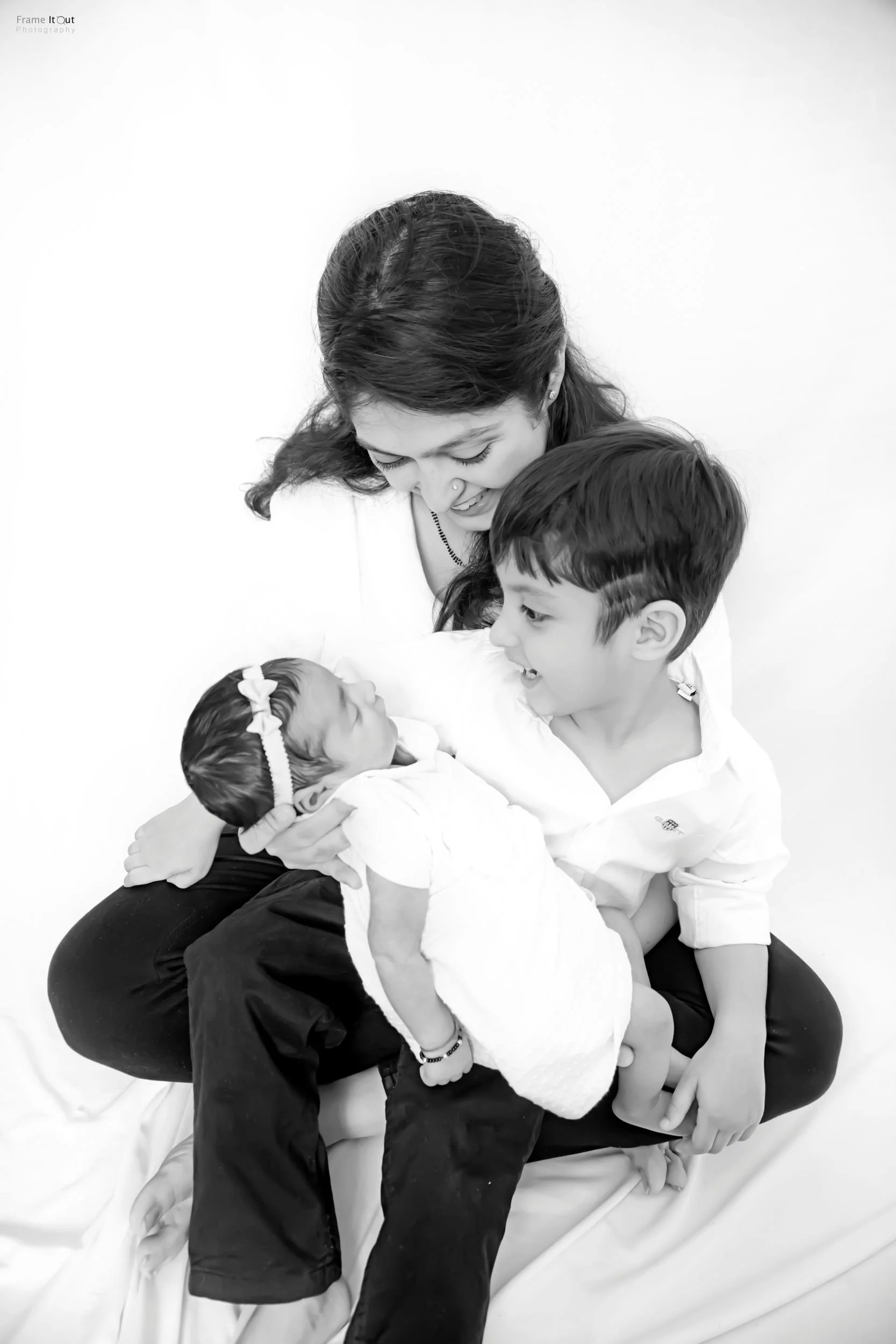 Fine art newborn family photography in Delhi NCR