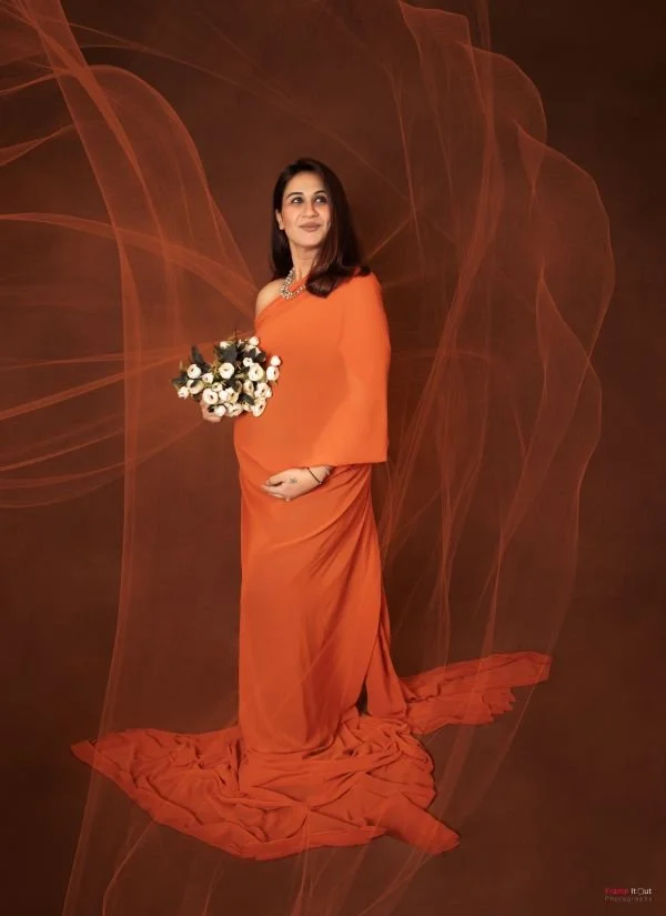 Mini package studio maternity setup with soft lighting