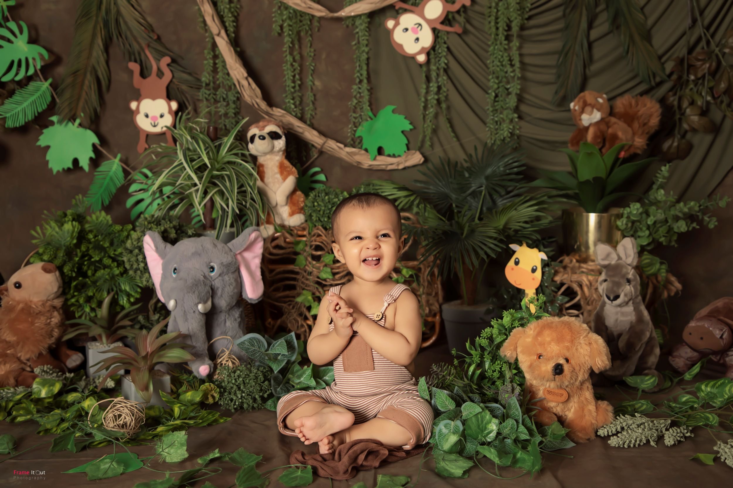 Milestone sitter photography session at Frame It Out Photography, Faridabad, designed to capture confident sitting babies from across Delhi NCR