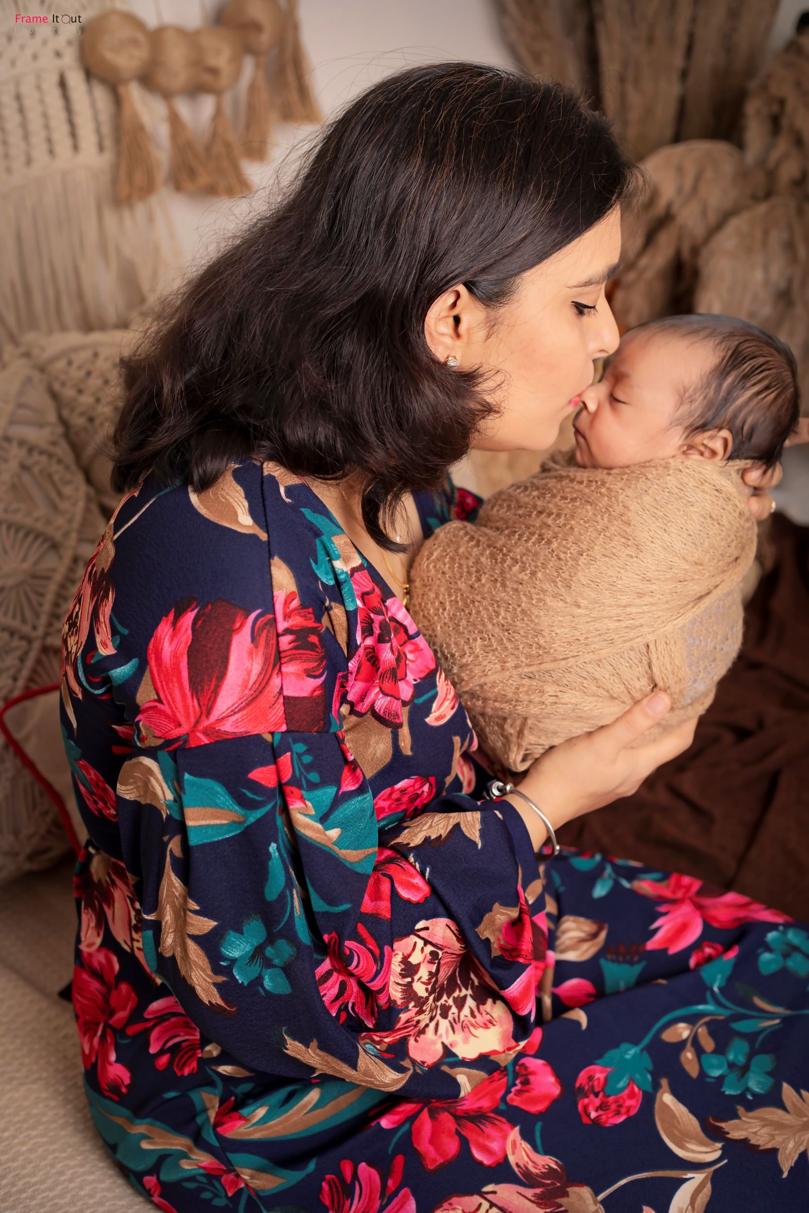 Intimate newborn family photography in Faridabad by Frame It Out