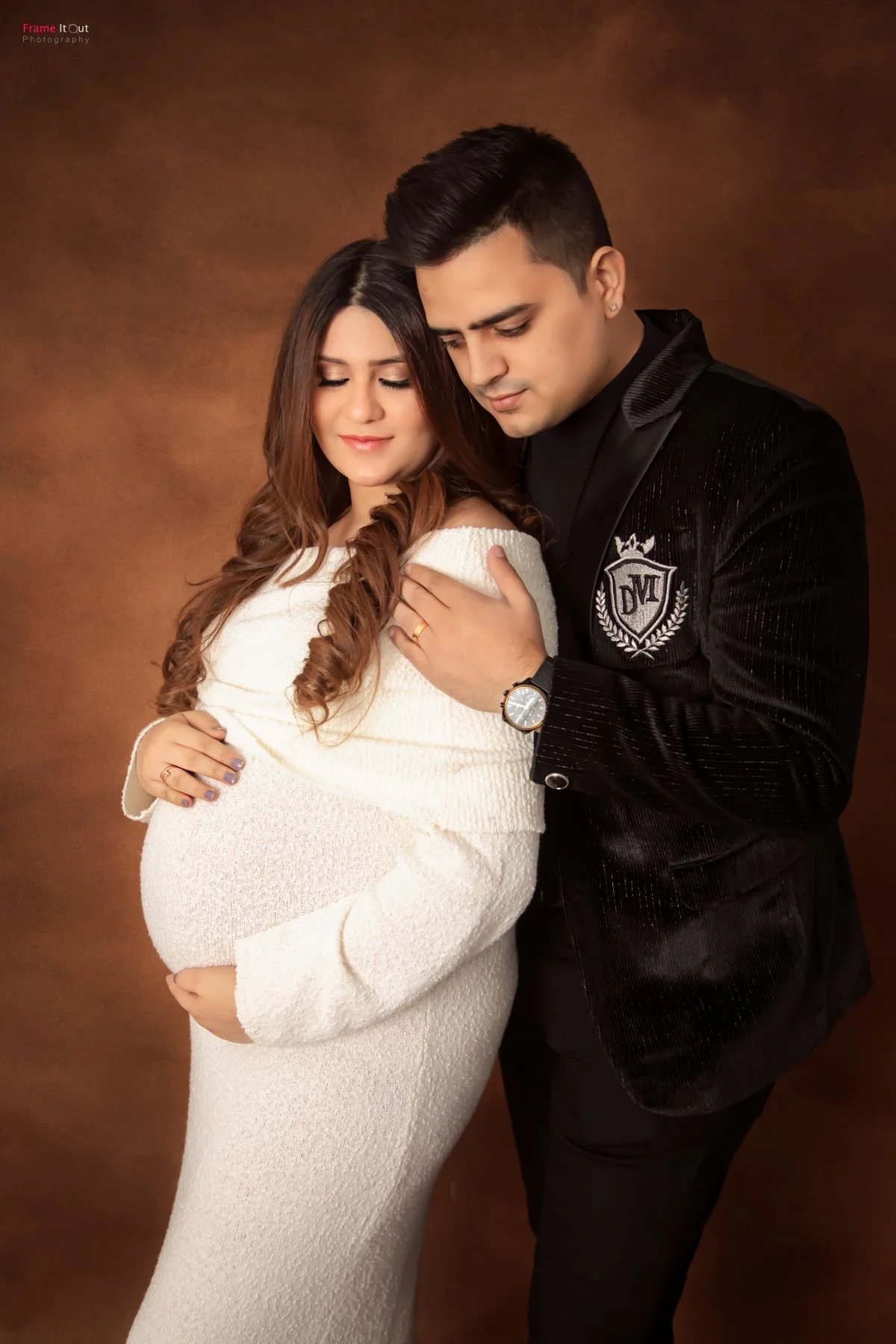 Elegant maternity studio portrait in Delhi – Frame It Out Photography