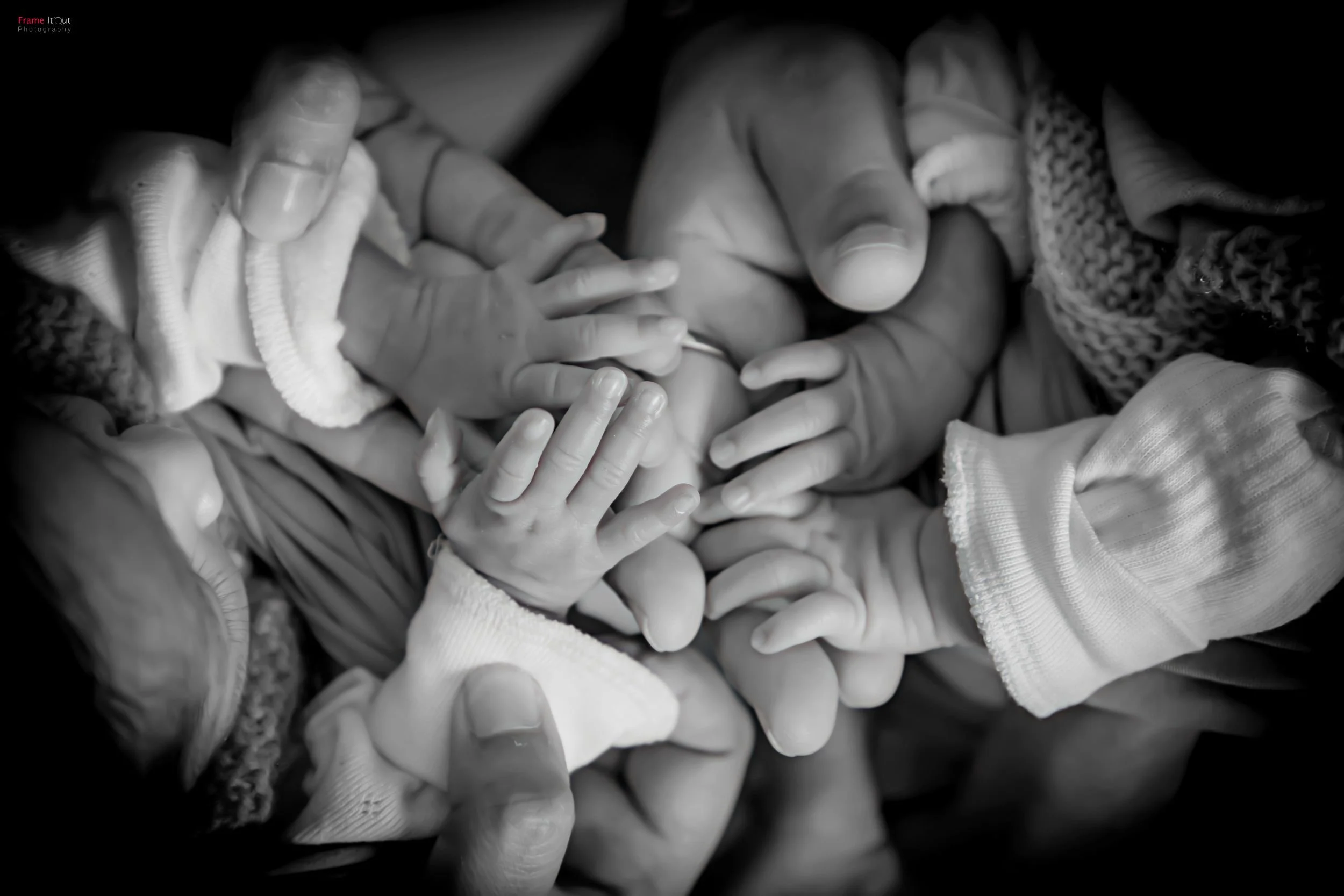 Newborn baby hands detail – monochrome newborn photography