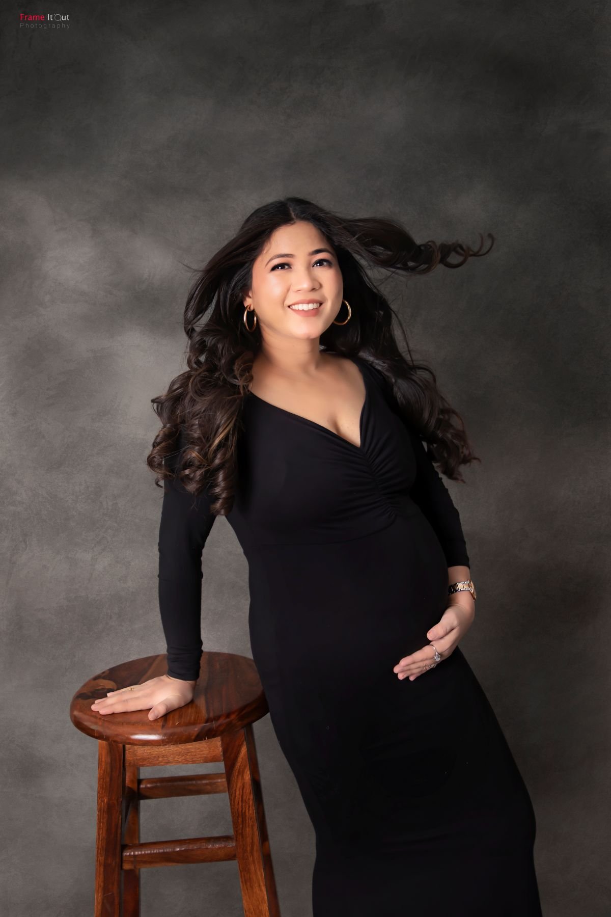 Soft-lit maternity portrait in Faridabad studio – premium photography