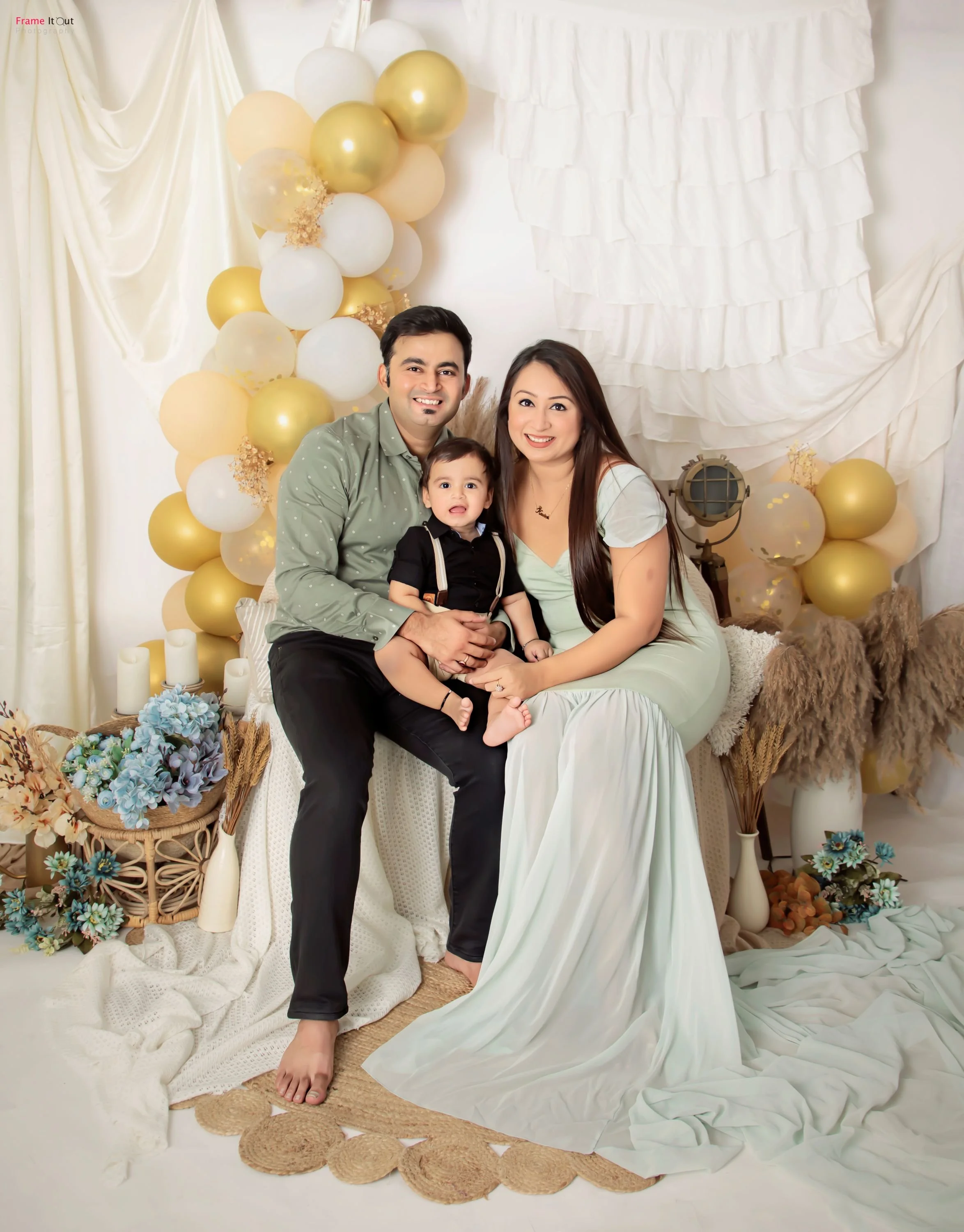 Sitter Photography by Frame It Out Studio, Delhi NCR – One-year-old baby with parent in themed setup capturing joyful moments