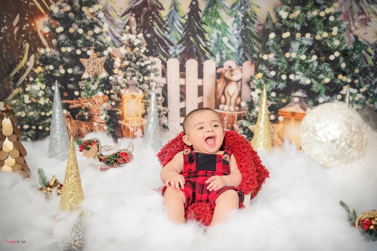 Christmas Mini Session 2025 – baby in Christmas outfit with decor – NCR families