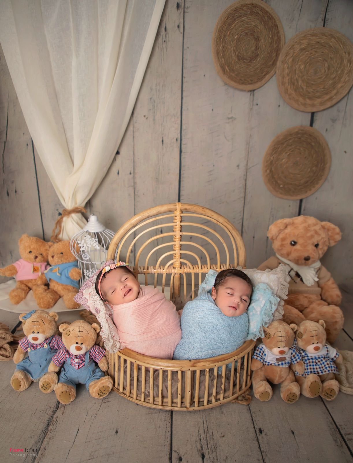 Luxe package maternity photoshoot in elegant setup