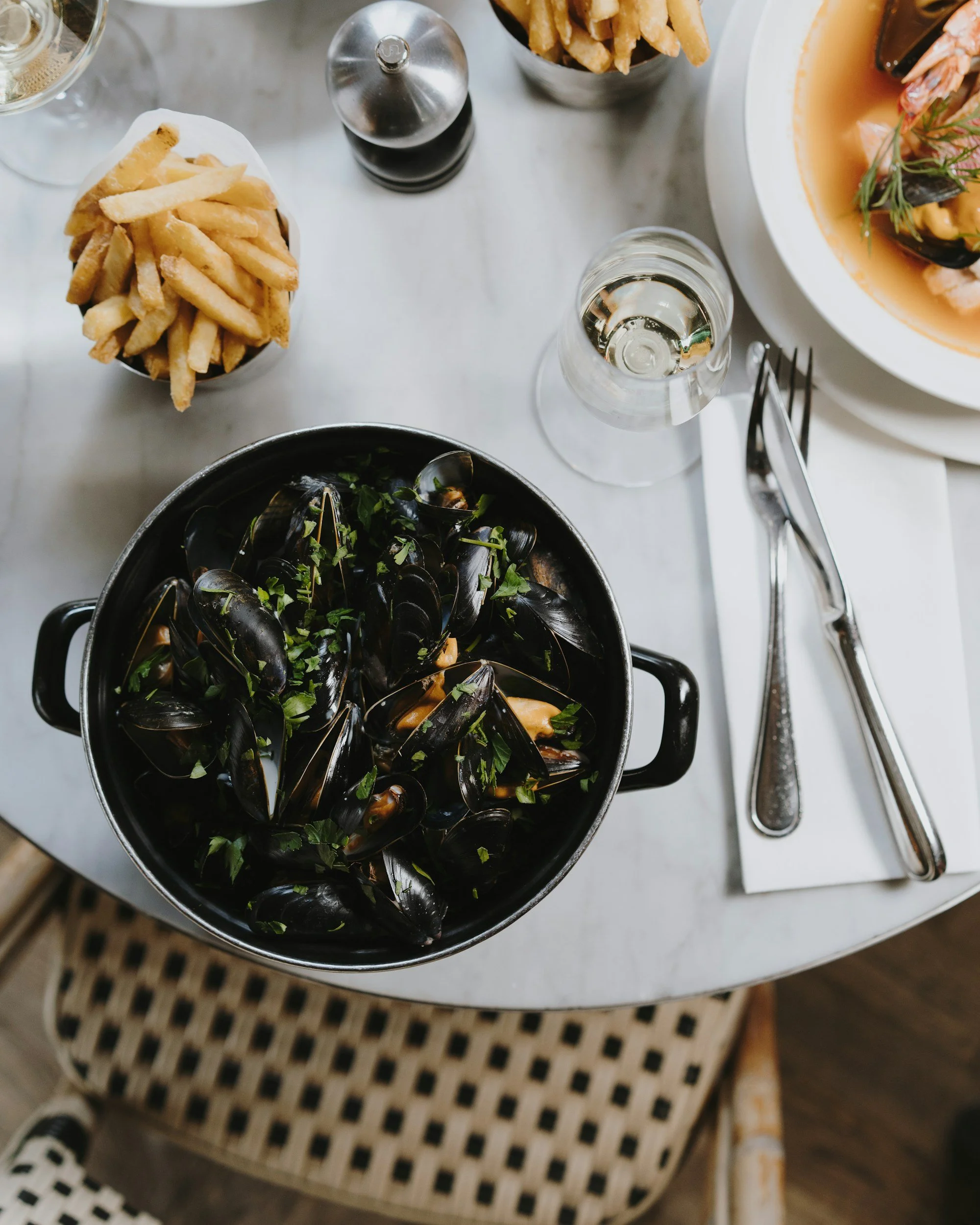 poetry: mussels, pomme frites, extra salt