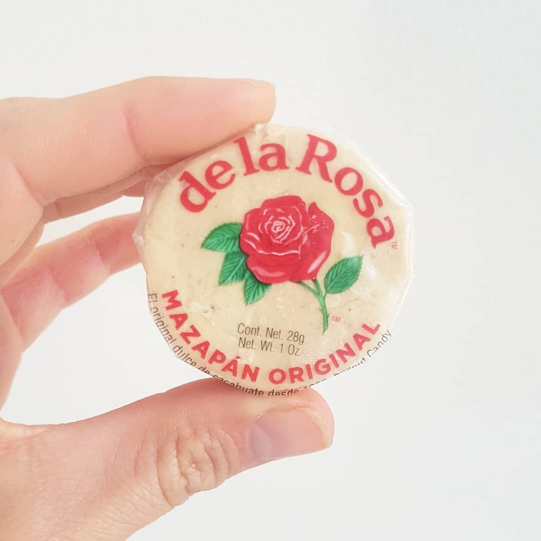 Will you accept this rose? 🌹
.
You better believe the key to someone's heart is through their stomach. So with Valentine's Day right around the corner, nothing says love like... well, snacks. ❤ 
.
Our global snack packs have tasty items like this ma