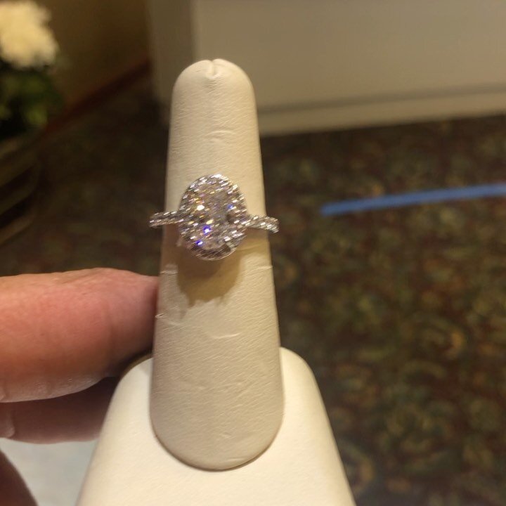 ✨THIS JUST IN✨ The latest custom engagement ring by Darryn Huffman at HUFFMAN JEWELRY! We make dreams come true! Stop by to design yours today! 💍💎 #diamondengagementring #customengagementring #customjewelry #diamondring #engagementring #designyouro