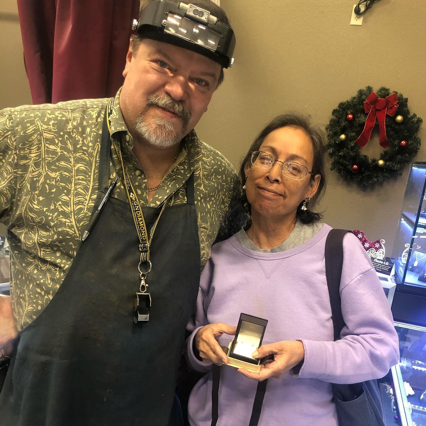 Our happy customer Michaela came and picked up her diamond studs! Stay tuned our next giveaway! #diamondstudearrings #winner #giveaway #jewelryrepair 💍💎✨