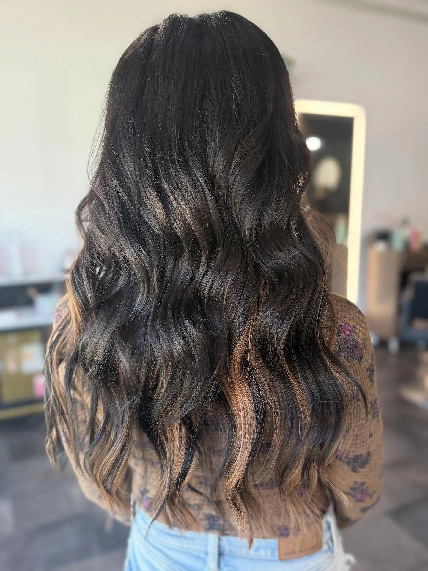 ✨ Losing hair? You&rsquo;re not alone. ✨

Covid. Thyroid stuff. Autoimmune flare-ups. Weight loss. Wegovy + Zepbound&hellip; honestly, it feels like everyone&rsquo;s hair is on a little extended vacation right now. 🏝️💨

The good news? Extensions ar