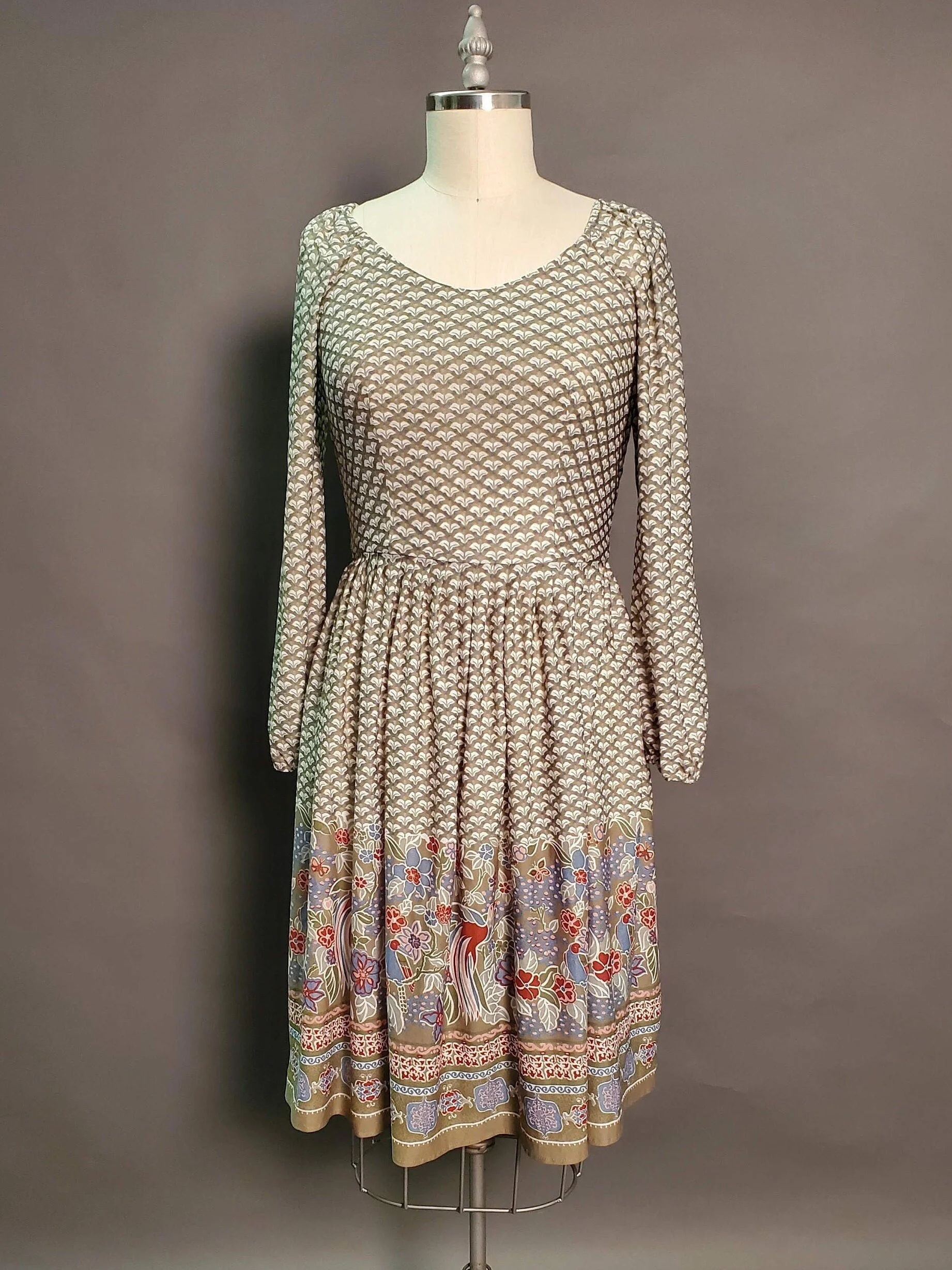 1970's Day Dress || Long Sleeve, polyester || Waist: 30"-31