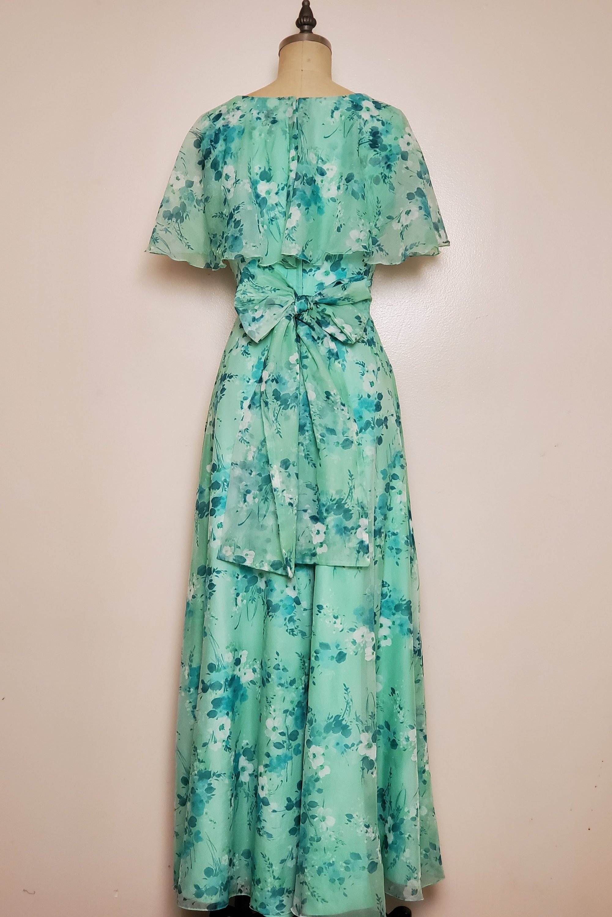 https://i.etsystatic.com/22704871/r/il/3b273e/6046665583/il_fullxfull.6046665583_8kfj.jpg