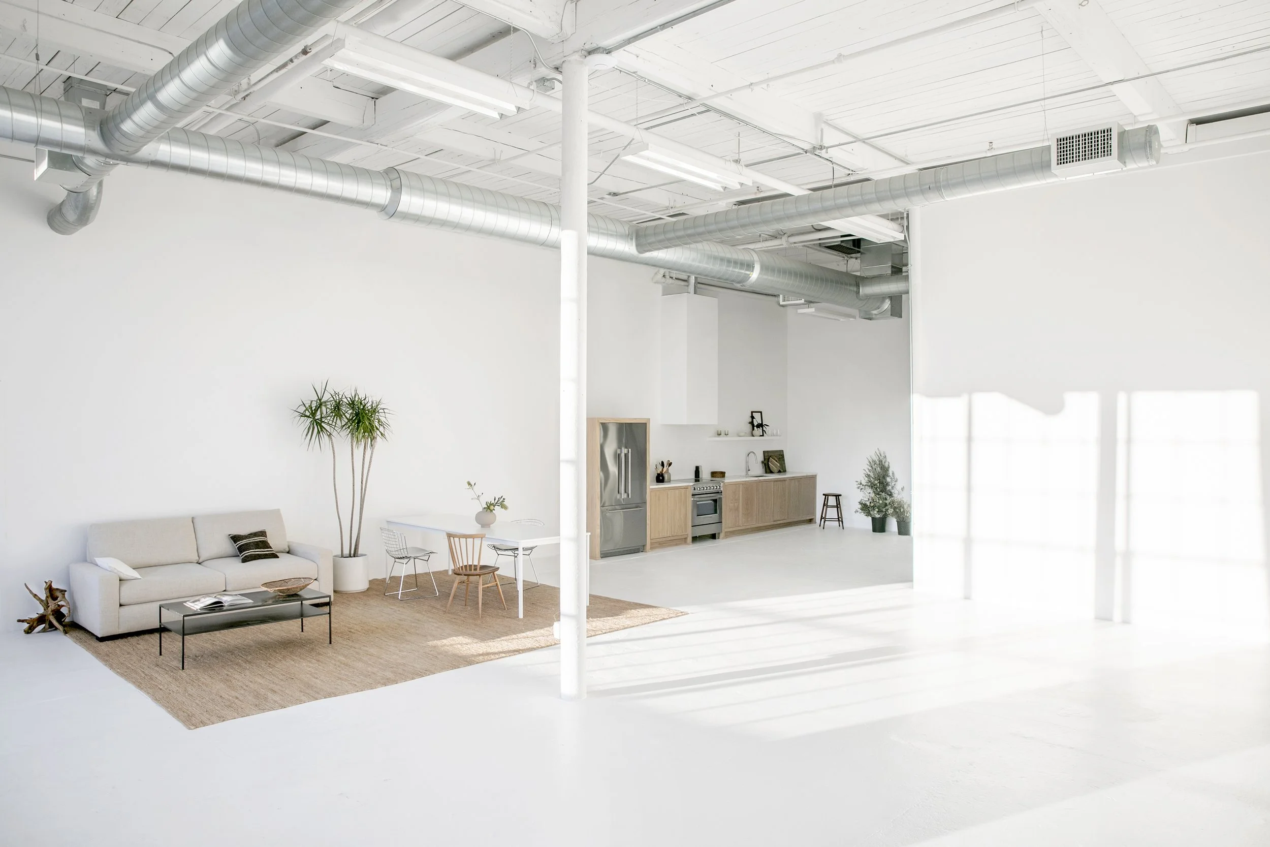 Grandview Studio is a commercial photography studio serving Greater Boston, offering studio & prop rentals for food, product, lifestyle photography & workshops.
