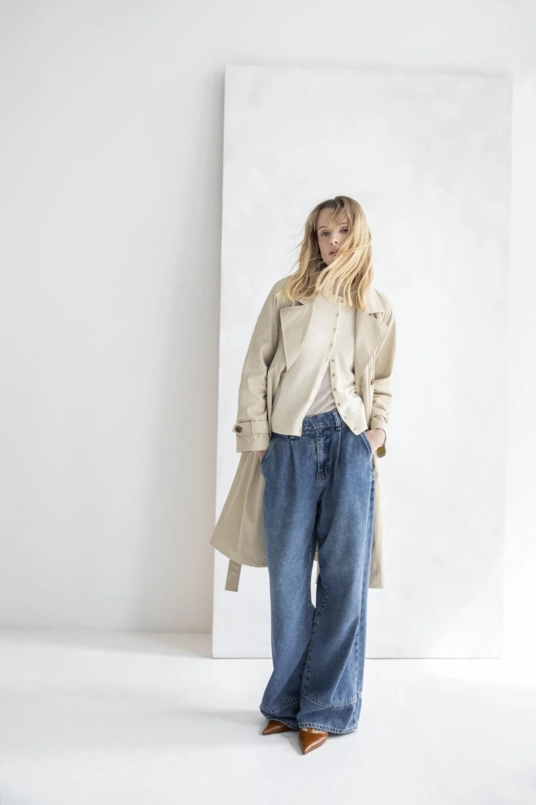 Trenchcoat_125sm.jpg