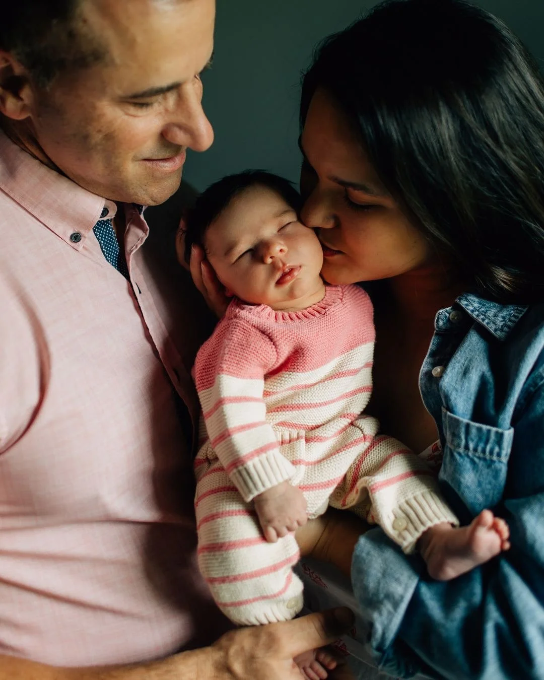 These are the days. Candice, Jason, and their three girls. A family who keeps coming back to get their photos done, who have their images on their wall, who just love being with each other. 🩷 

And&hellip;this is your sign to take some of your newbo