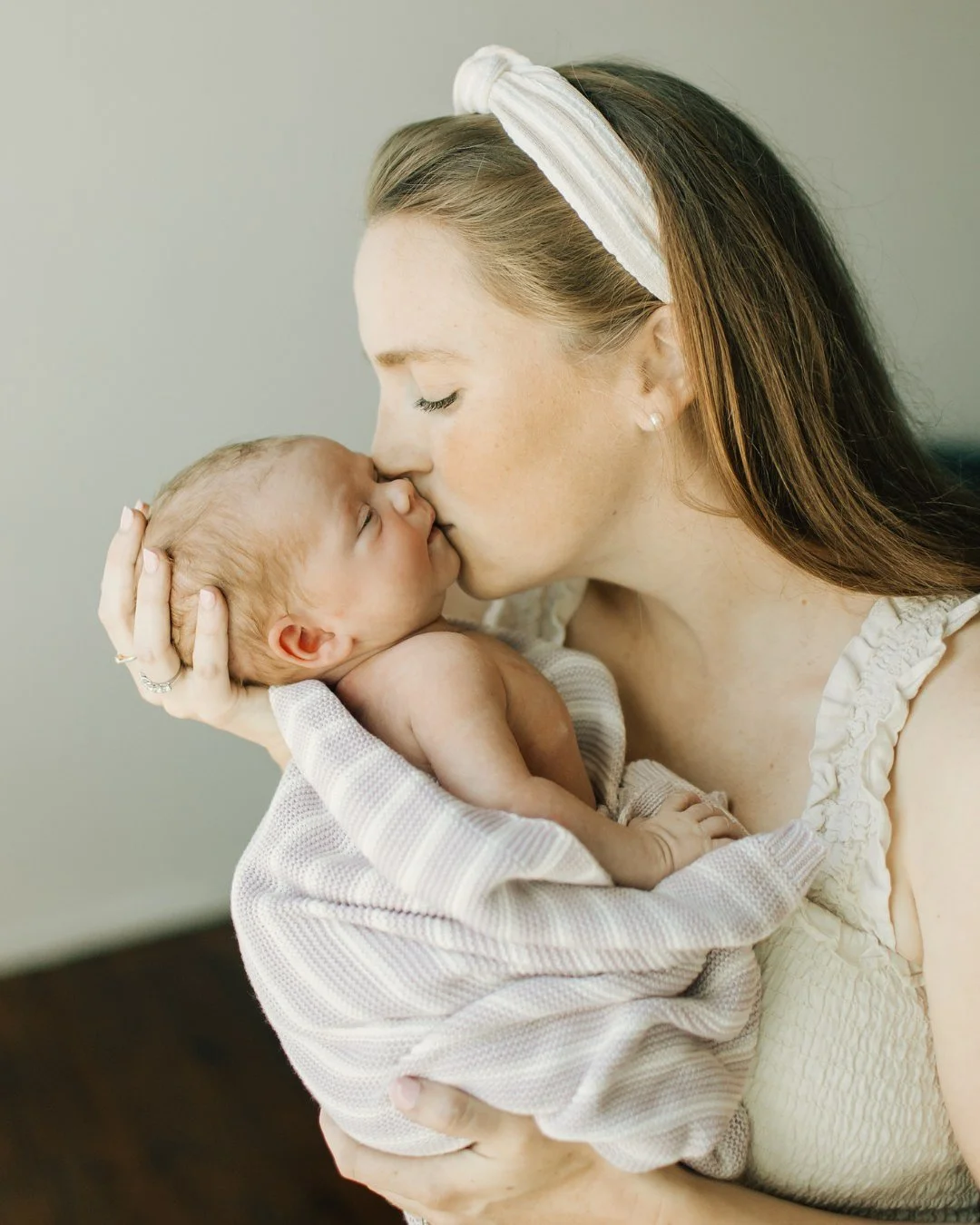 This sweet family welcomed their second little one this April and we had the best time capturing their new crew of 4! They opted for an in-studio newborn session, but little did I know, this would be the last session I have here at Oak St. Studio. 😭