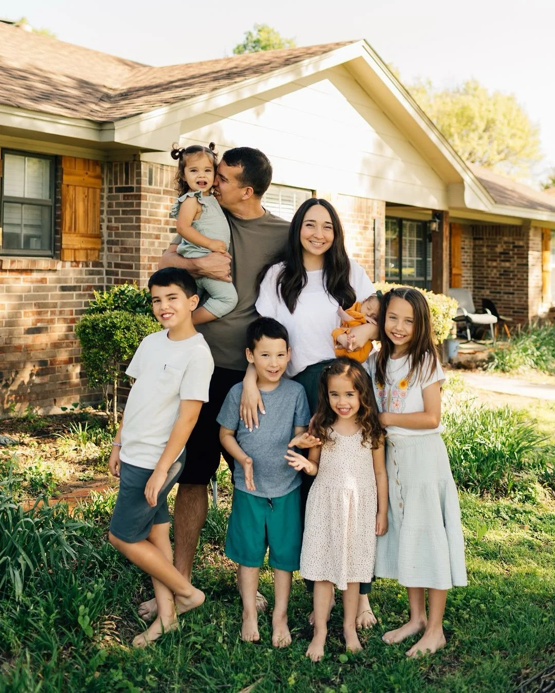 A Day in the Life with Zachary, Sydney and their beautiful family. Another set of nieces and nephews who I love dearly. A home of color, warmth, learning, growing and kindness. My favorite kind of images, where the important and demanding work of fam