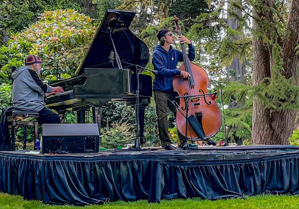 STEVE ABRAMS/HEATH PROSKIN DUO, SATURDAY OCTOBER 18 FROM 5 TO 7PM ON THE GARDEN STAGE, FREE SHOW!