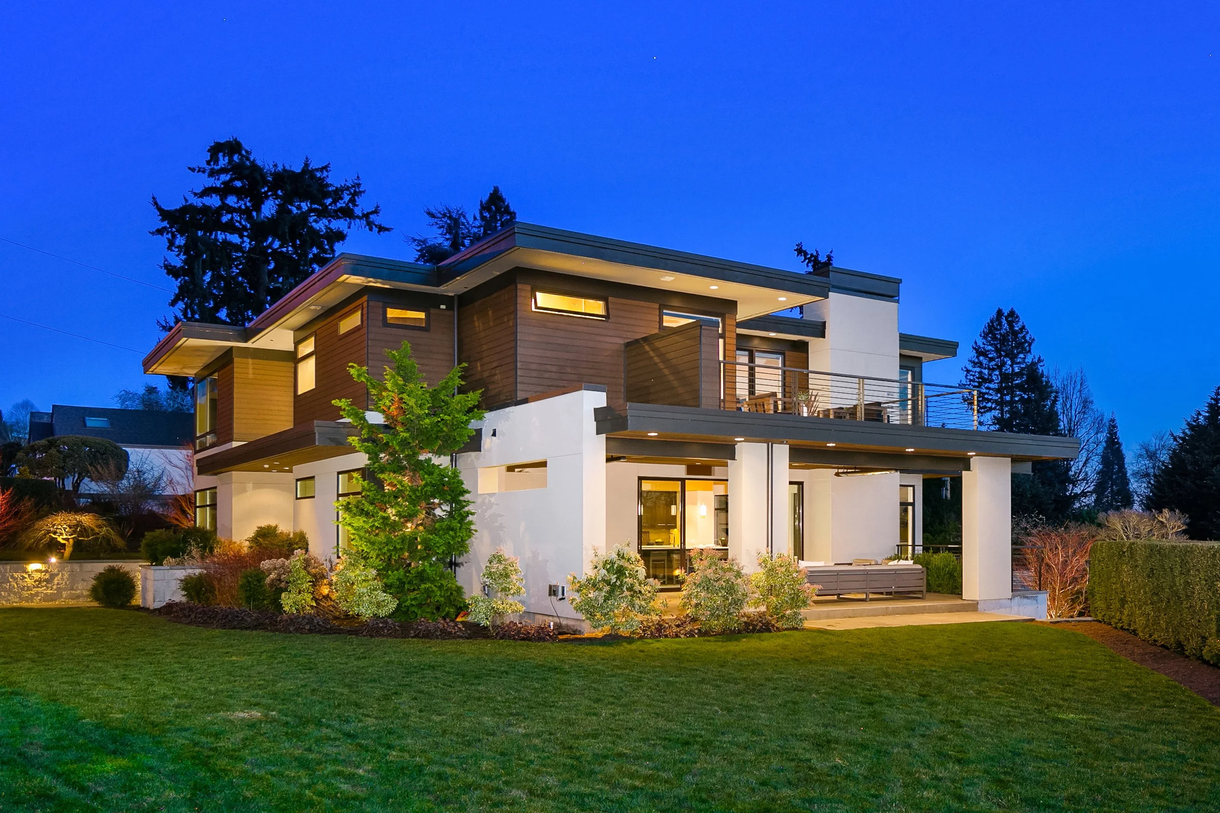 707 14th Ave W.jpg